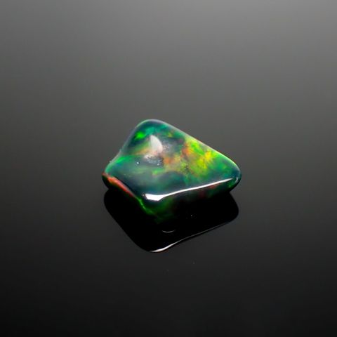 ◇バロック型◇ブラックオパール(宝石名オパール/加熱処理) エチオピア産 1.02ct 識別済[210913252]8.5×7.5mm前後