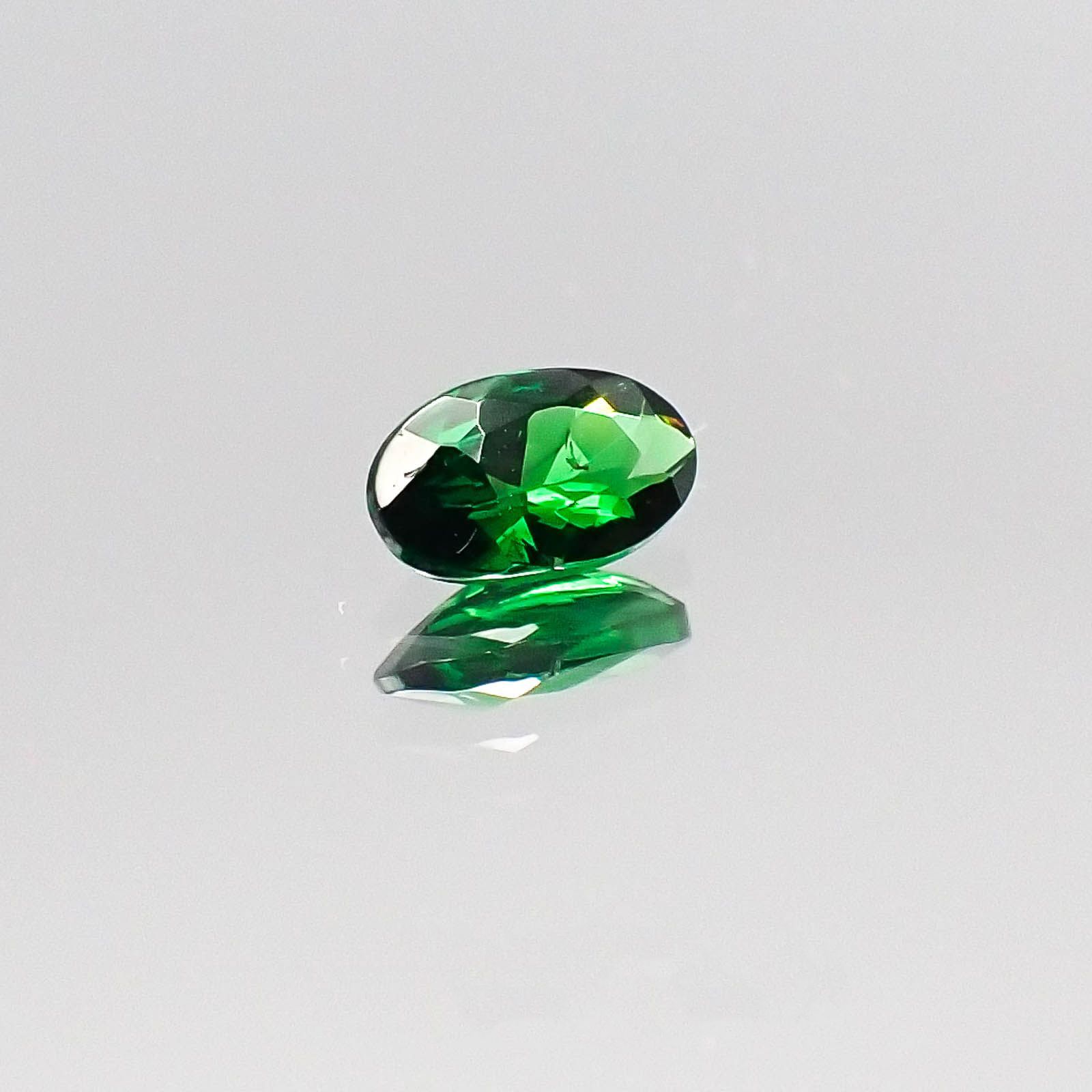 ツァボライト(宝石名グリーン グロッシュラー・ガーネット)タンザニア産 0.26ct 識別済[230622381]5x3mm前後