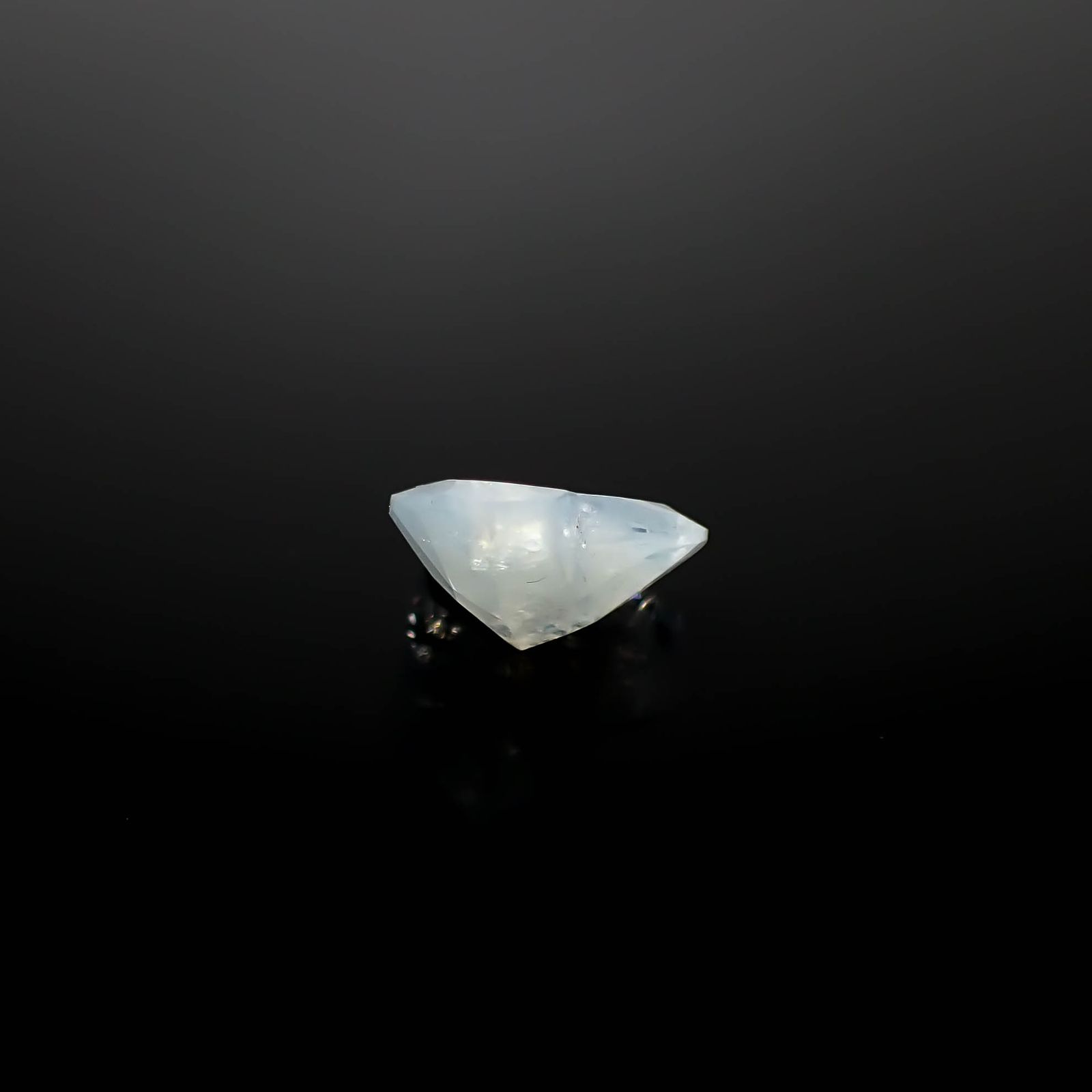 イリデッセンスアクアマリン ブラジル産 2.67ct [250730841]9.3x11.3mm前後