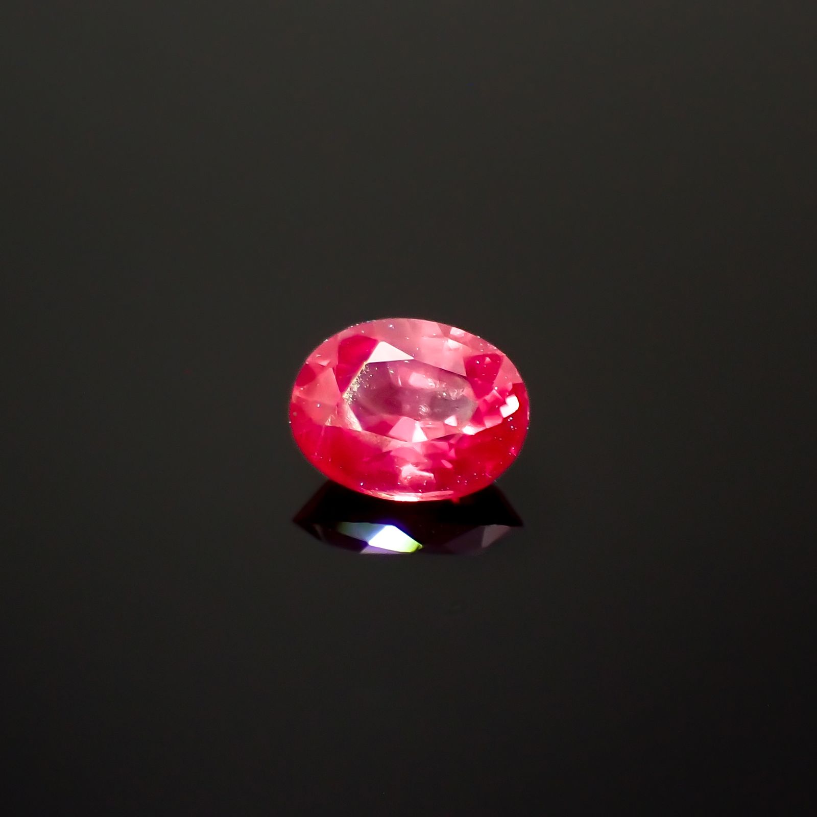 ルビー 非加熱 マダガスカル産 0.24ct[240326671]4.1x3.2mm前後