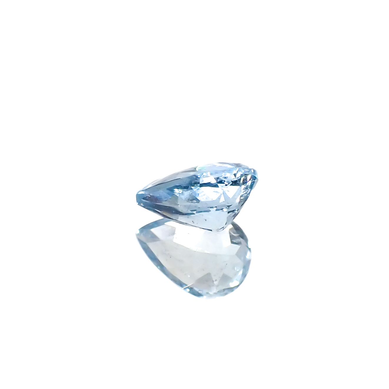 アクアマリン サンタマリアカラー マダガスカル産 0.60ct[240326961]6.9x4.9mm前後
