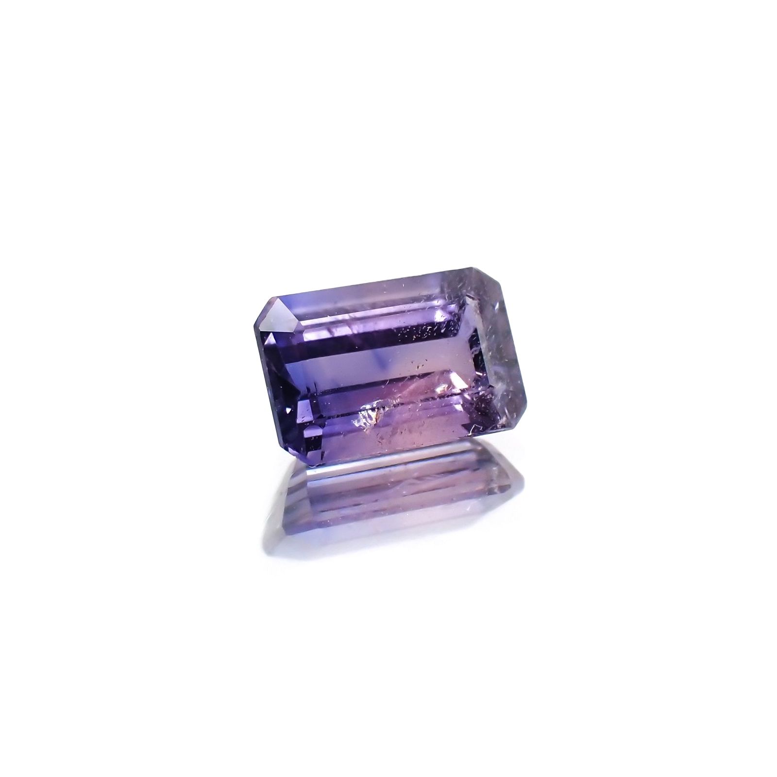 バイカラーサファイア(宝石名バイカラー・サファイア) タンザニア産 識別済 1.02ct / 6.6x4.4mm前後 [210710606]