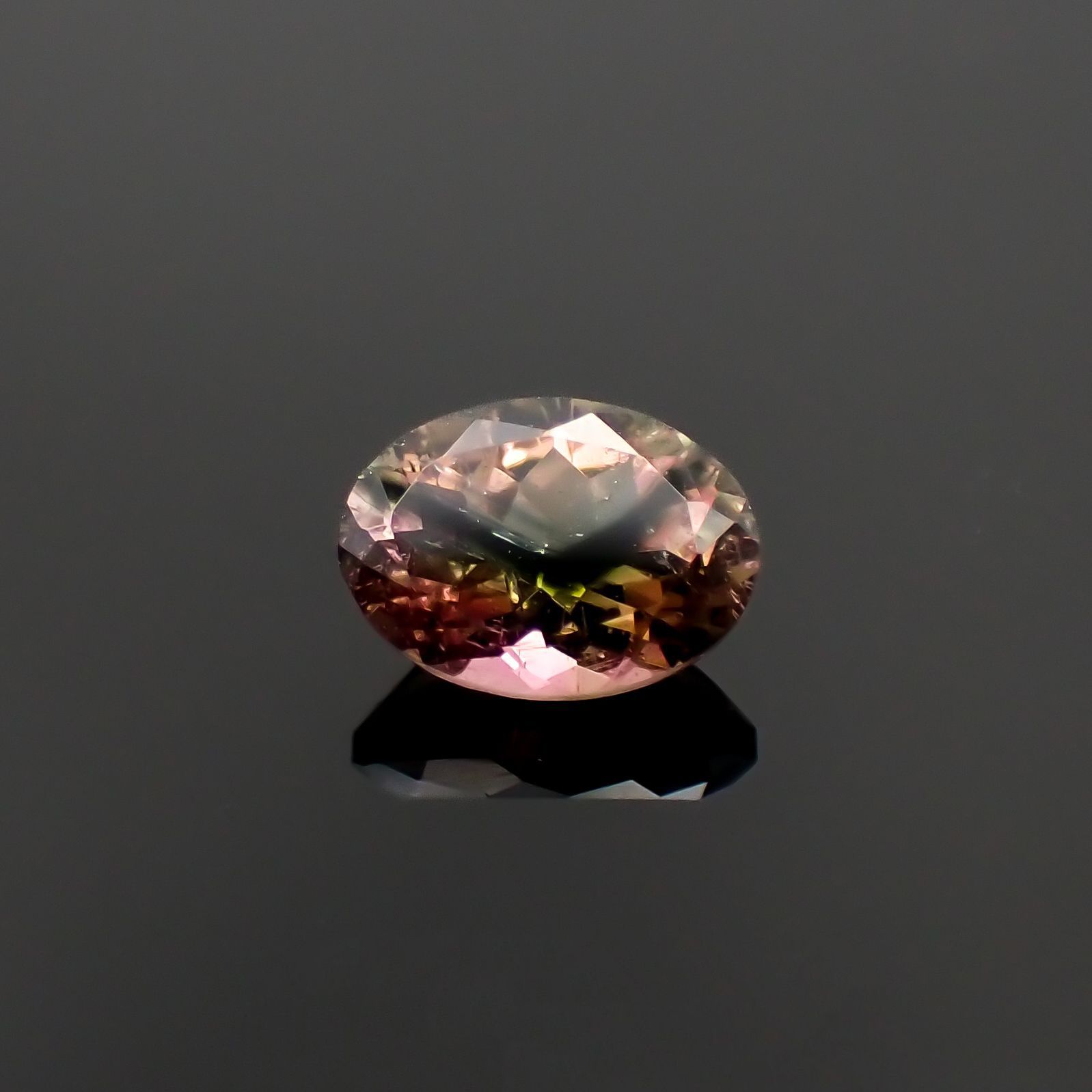 バイカラートルマリン ブラジル産 0.88ct[230220403]7x5.1mm前後
