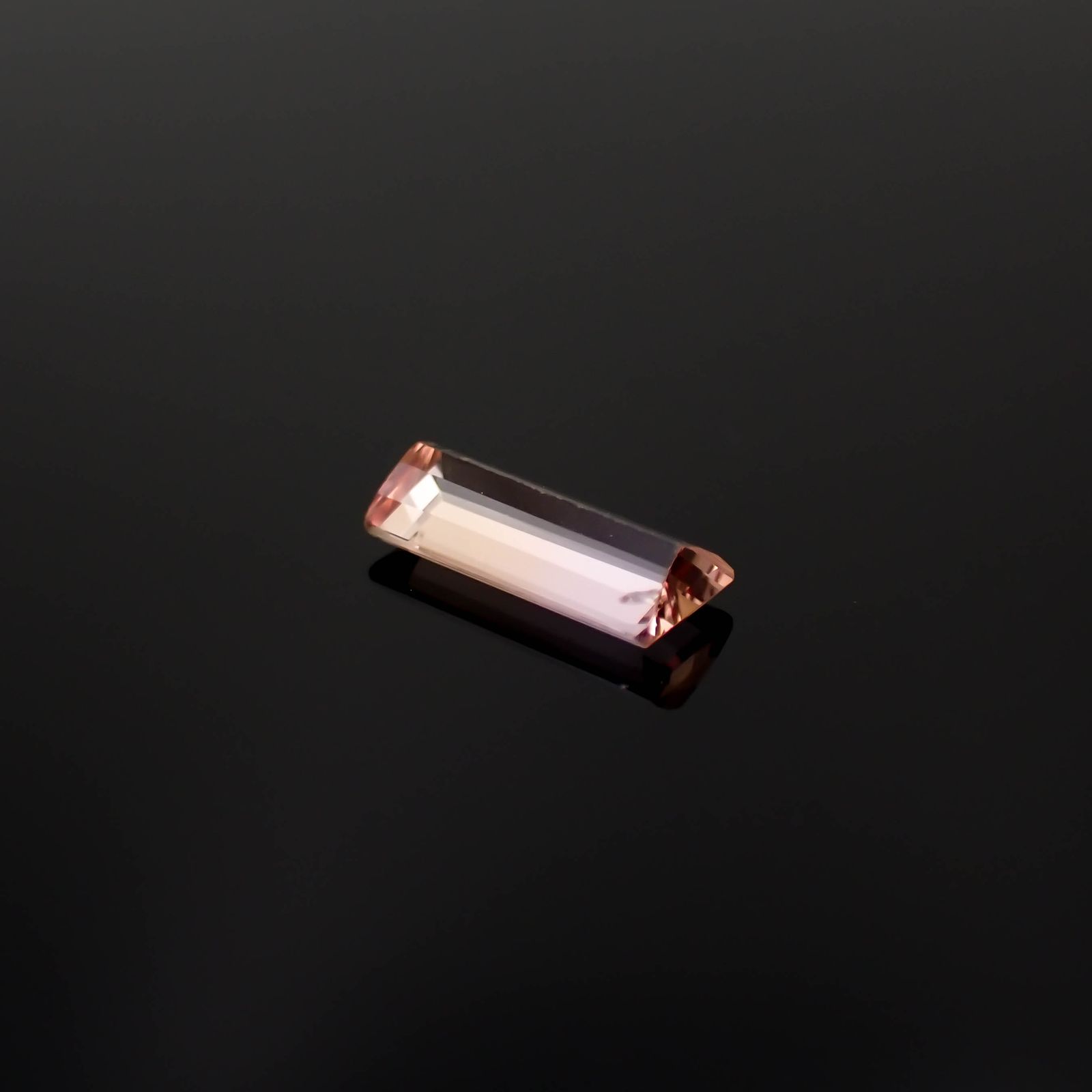 バイカラートパーズ ブラジル産 1.92ct[230521917]11.5x4.6mm前後