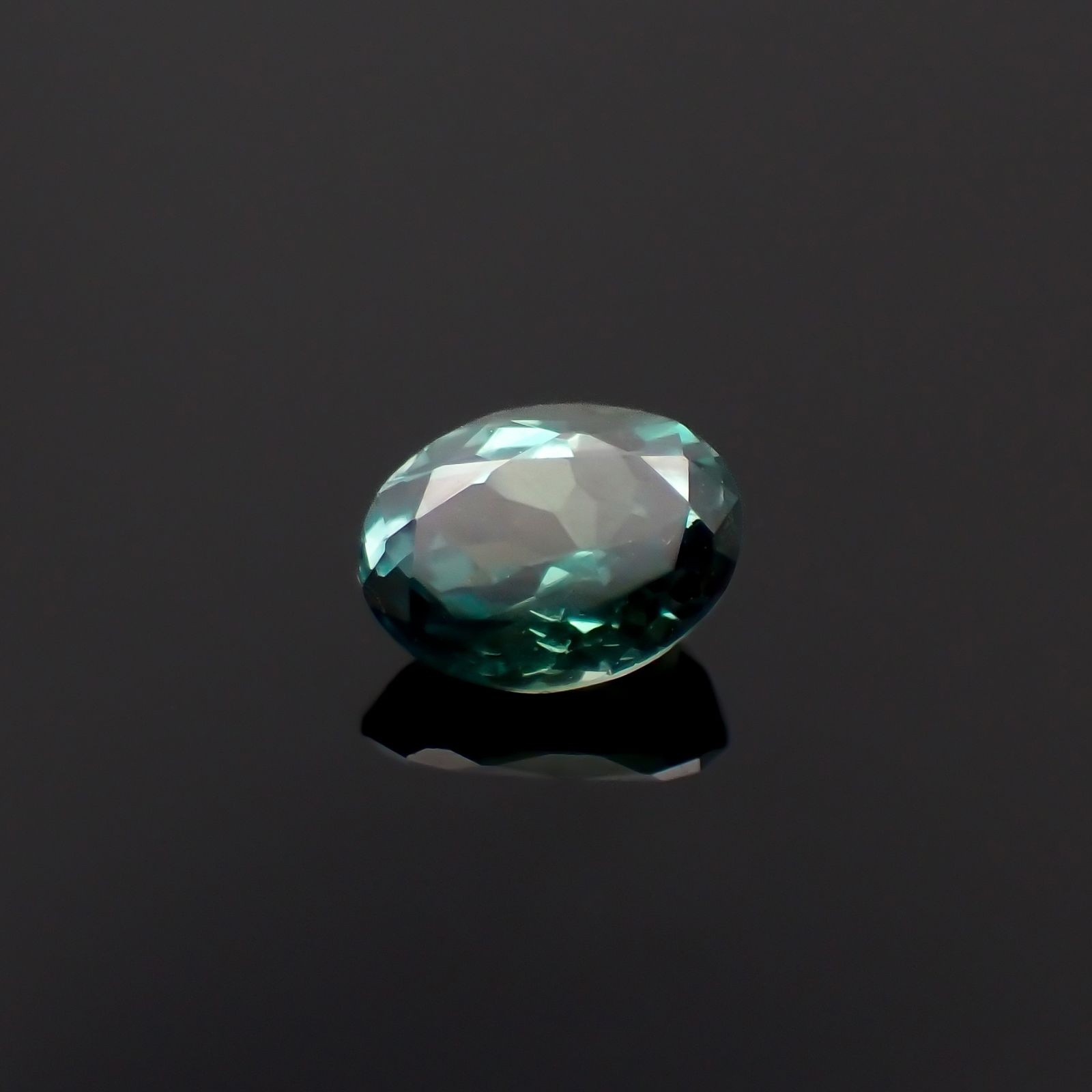 アレキサンドライト(宝石名アレキサンドライト)インド産 0.27ct 識別済[230522050]4.3x3.4mm前後