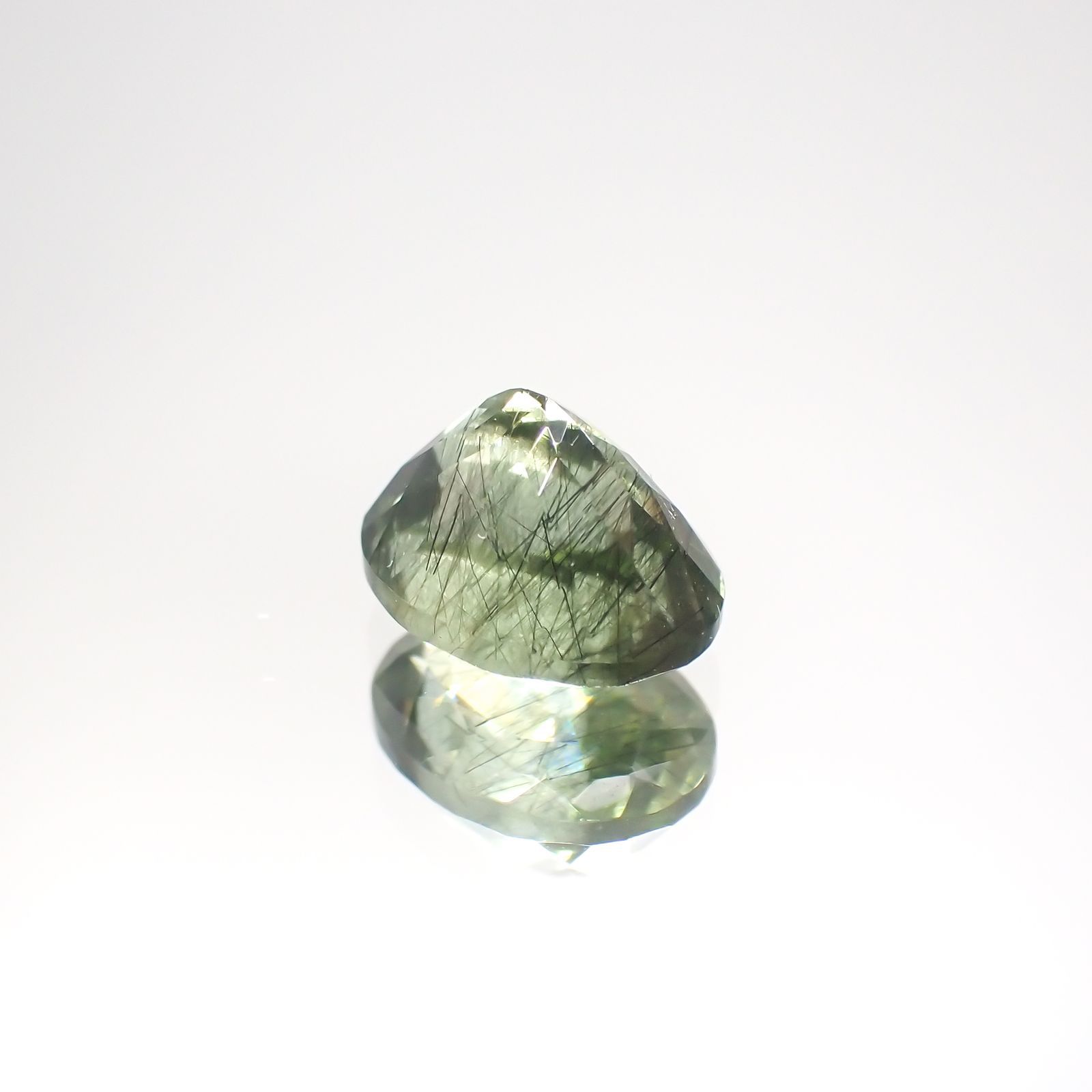 ルドウィジャイトインペリドット(宝石名ルドウィジャイトインペリドット) パキスタン産 1.73ct 識別済[211013499]8×6.1mm前後