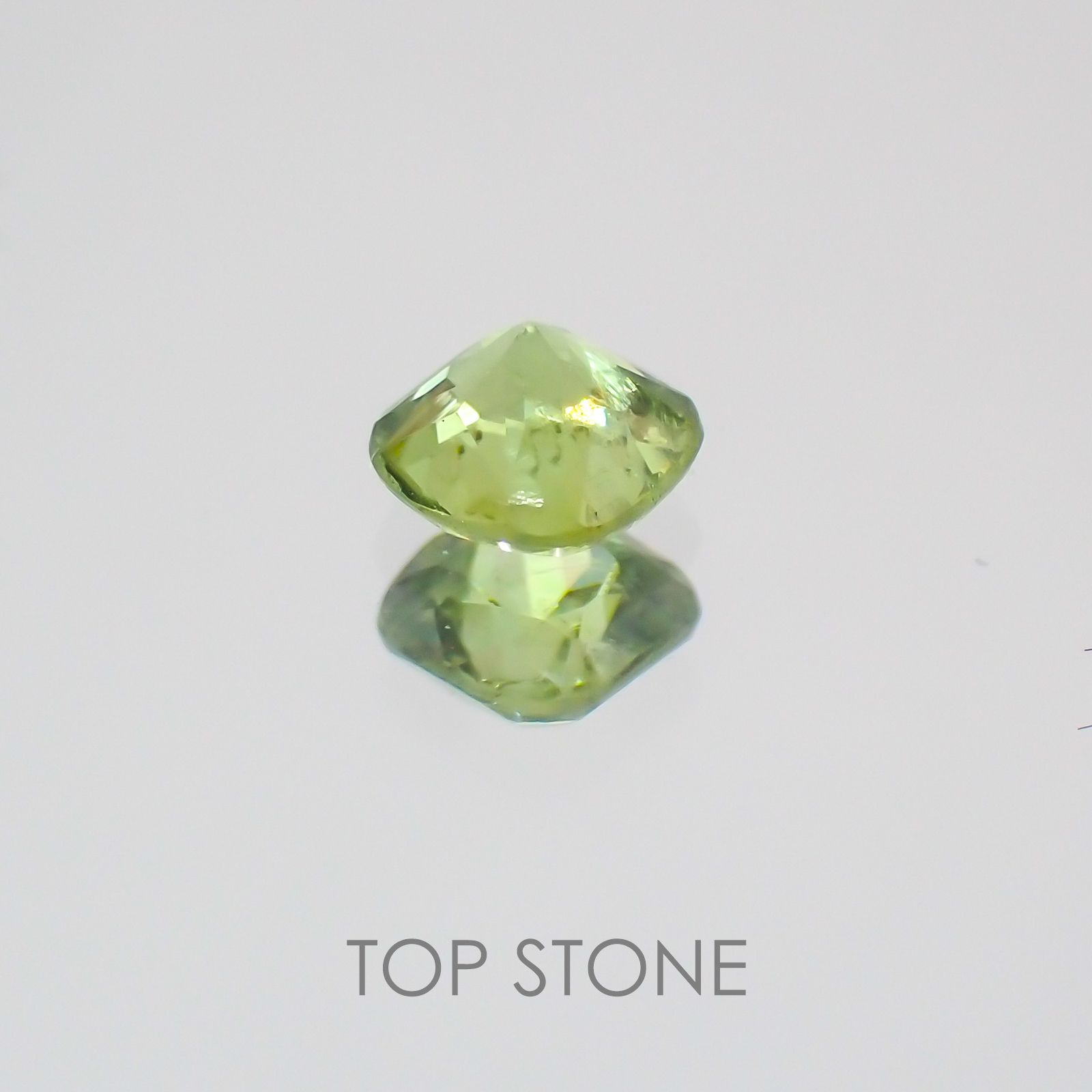 デマントイドガーネット ナミビア産 ルース 0.21ct[21029893]3.2×3.2mm前後