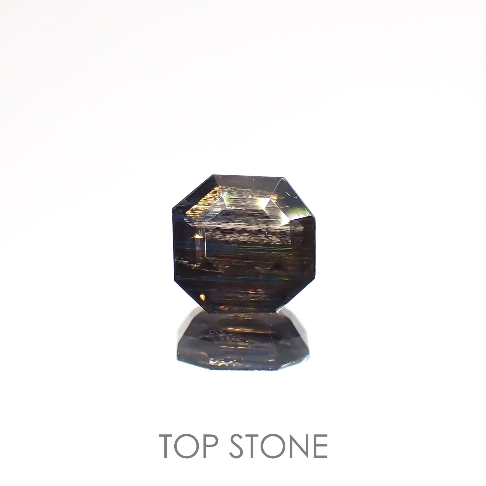 レインボースキャポライト ブラジル産 0.78ct[220616187]5.9x5.7mm前後