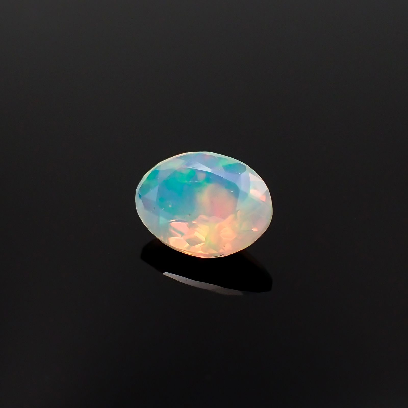 エチオピアオパール エチオピア産 0.37ct[230522196]6.7x4.9mm前後