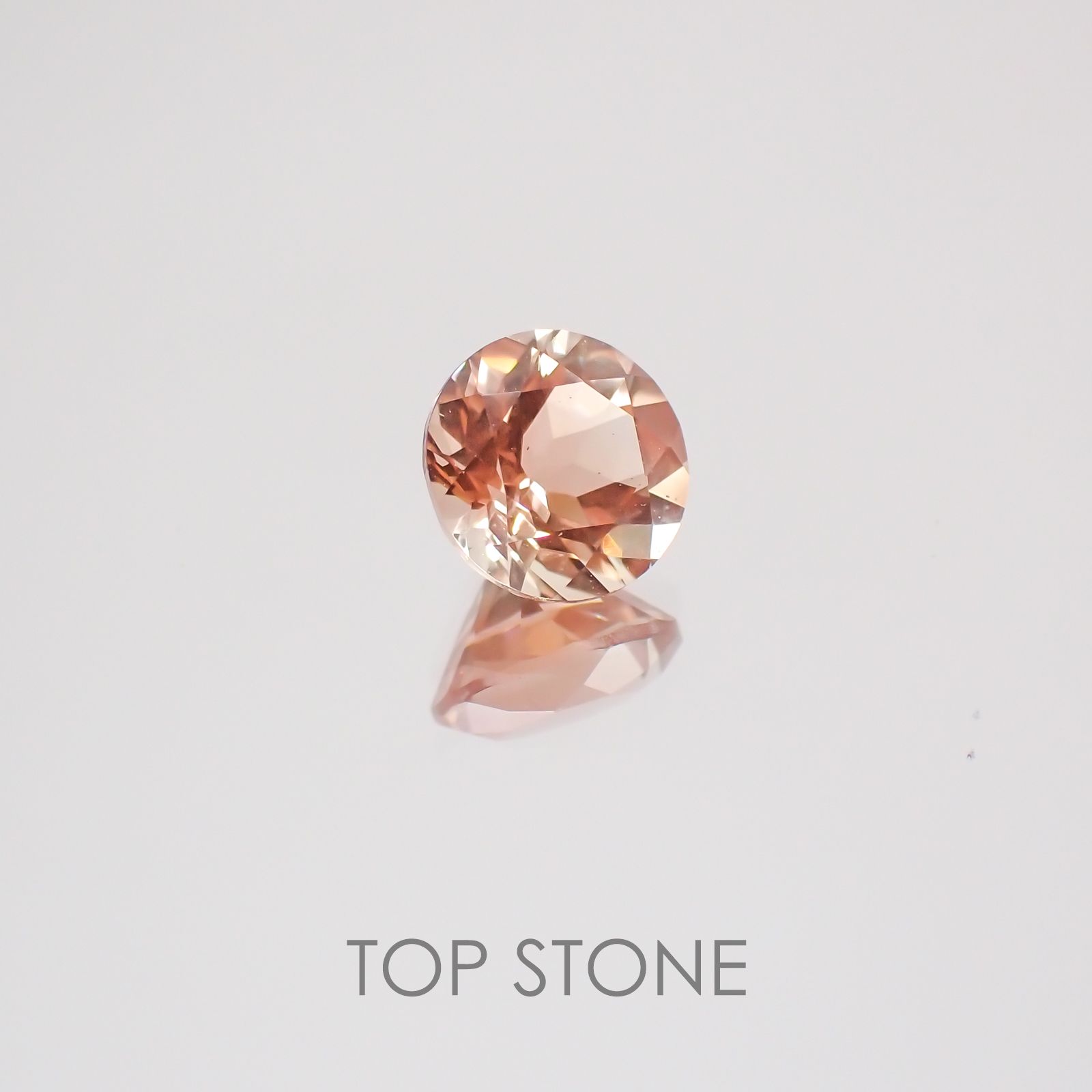 オレゴンサンストーン アメリカ産 ルース 0.78ct[20128874]5.9×5.9mm前後