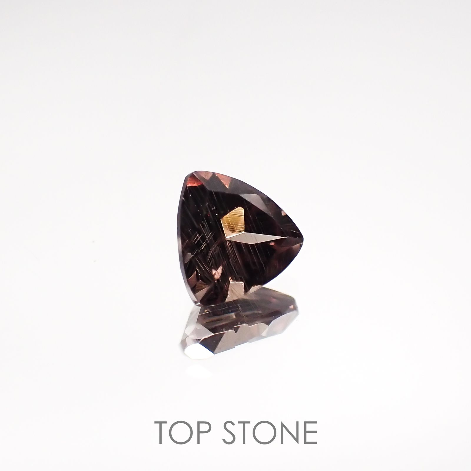 カラーチェンジガーネット タンザニア・マダガスカル産 ルース 0.31ct[210611196]4×4mm前後