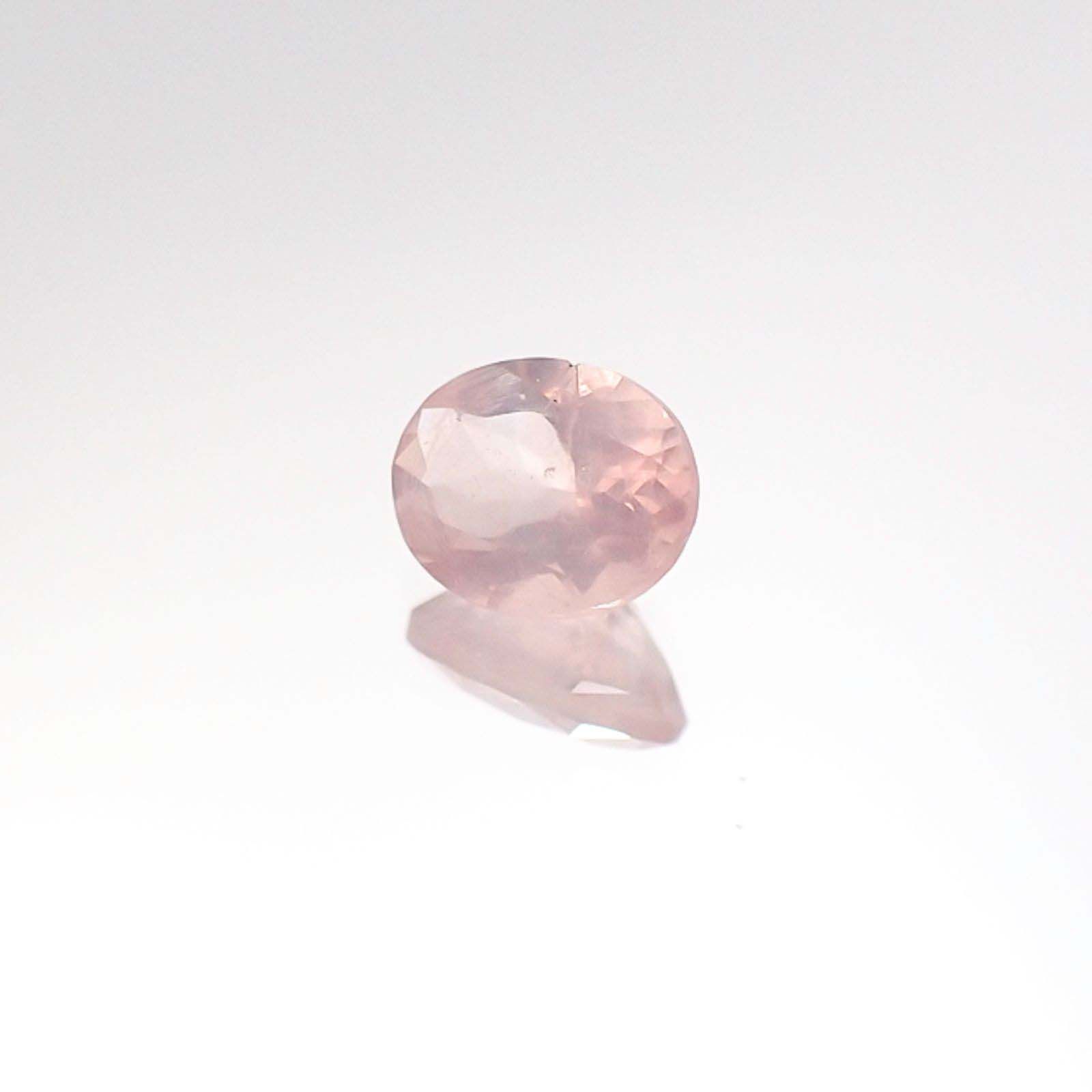 ディープローズクォーツ(宝石名ローズ・クォーツ)モザンビーク産 0.47ct 識別済[230722937]5.8x4.6mm前後
