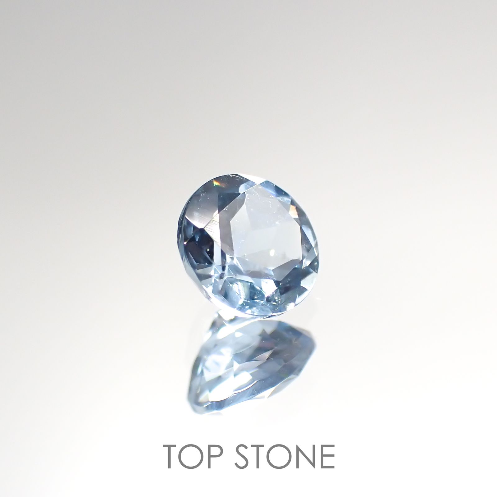 アクアマリン サンタマリアカラー(宝石名アクアマリン) モザンビーク産 0.46ct 識別済[210812595]4.9×4.9mm前後
