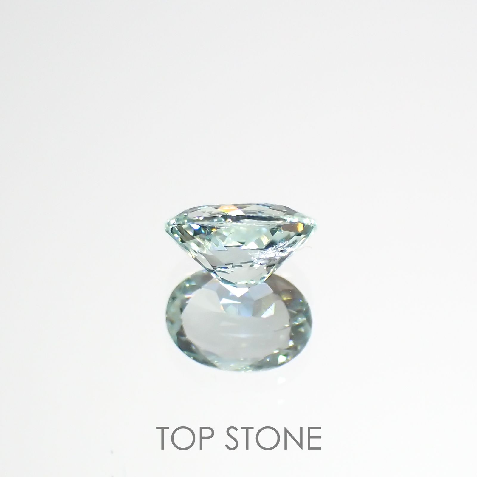 ミントベリル  ブラジル産 0.36ct[220616678]5.6x3.9mm前後