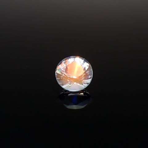 レインボームーンストーン マダガスカル産 0.88ct / 6.1x6.1mm前後 [260632385]