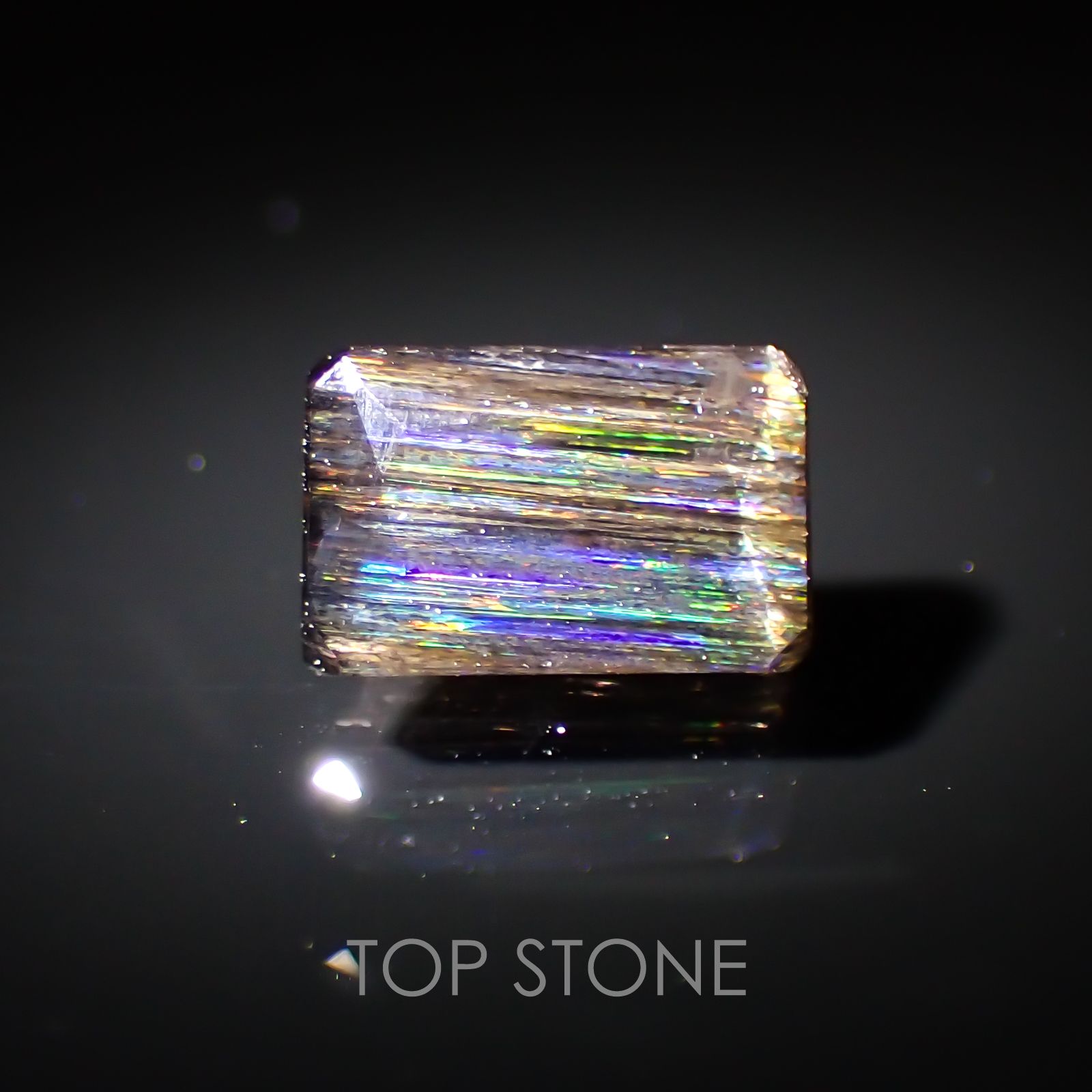 レインボースキャポライト ブラジル産 ルース 1.43ct[21019469]7.9×5.1mm前後