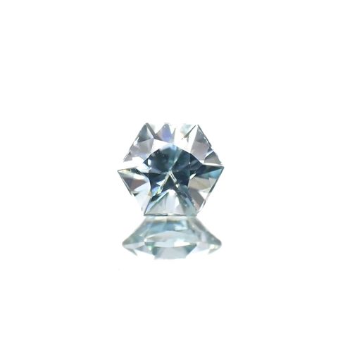 ◇ヘキサゴンカット◇アイスブルージルコン(宝石名ジルコン)カンボジア産 0.85ct 識別済[230320855]4.8x4.7mm前後