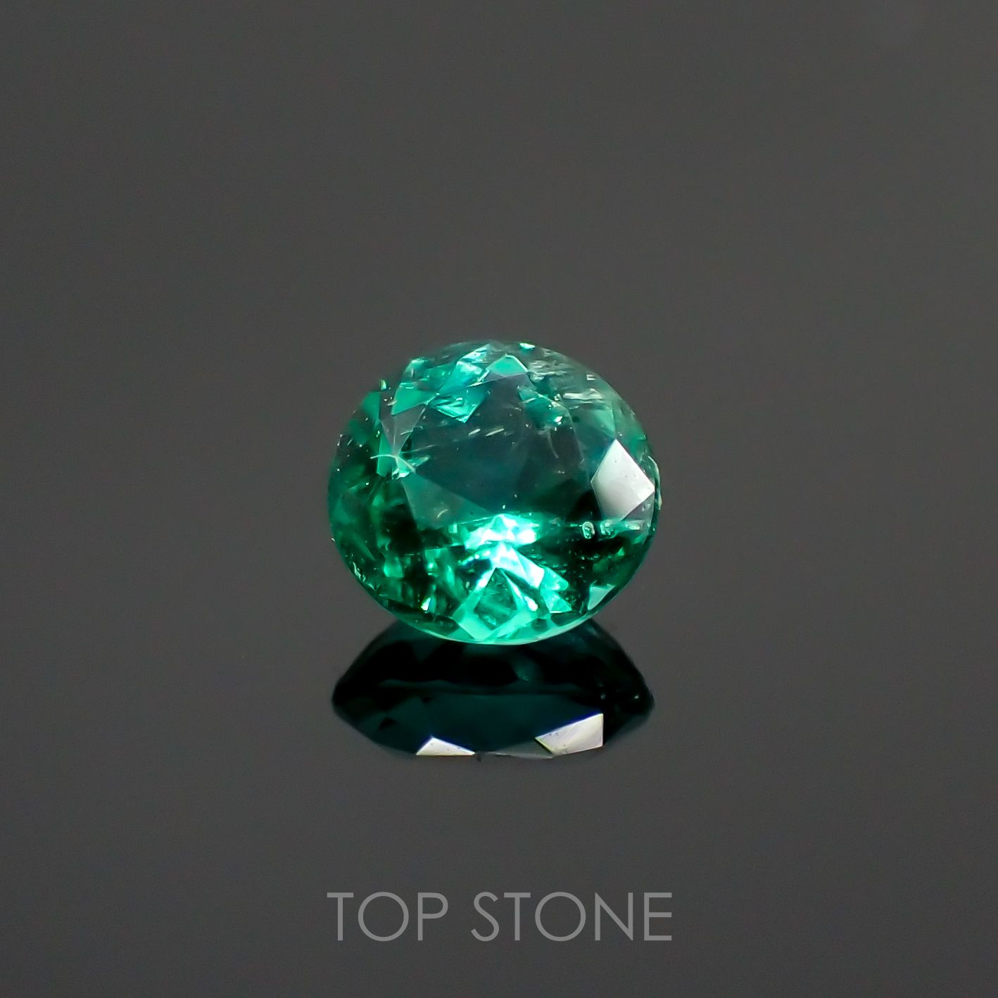 エメラルド(宝石名エメラルド) コロンビア産 0.18ct 識別済[210913160]3.7×3.7mm前後