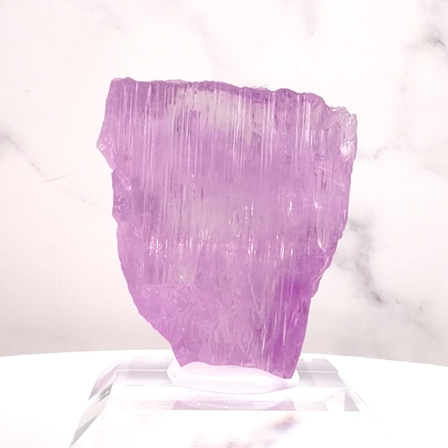 クンツァイト原石 アフガニスタン・ヌーリスターン州産 386.74ct(77.34