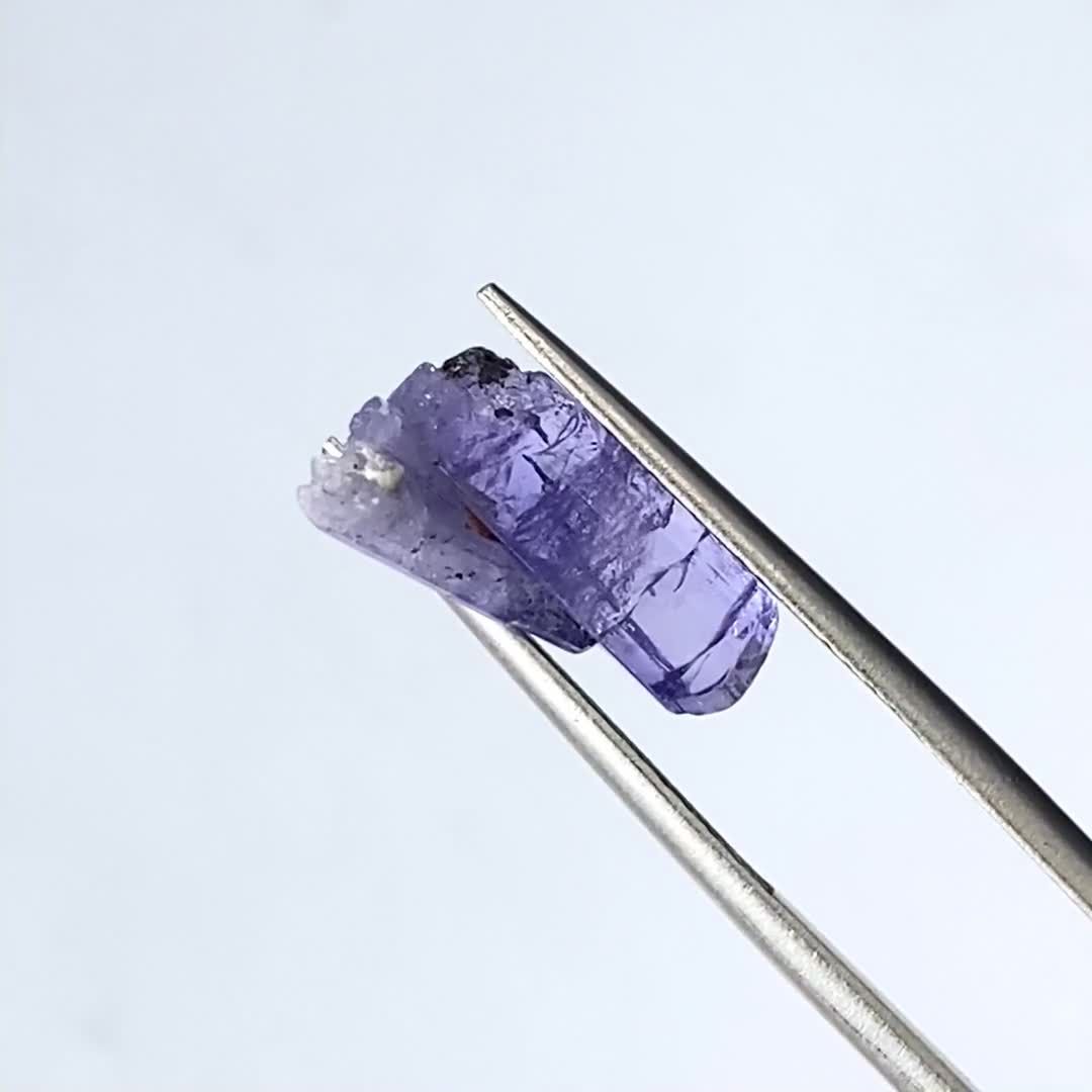 タンザナイト 原石(宝石名タンザナイト)タンザニア産 3.83ct