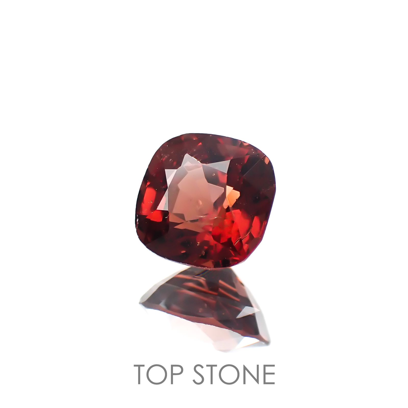 レッドスピネル(宝石名スピネル)ビルマ/マダガスカル産 1.05ct 識別済[220817540]5.9x5.7mm前後