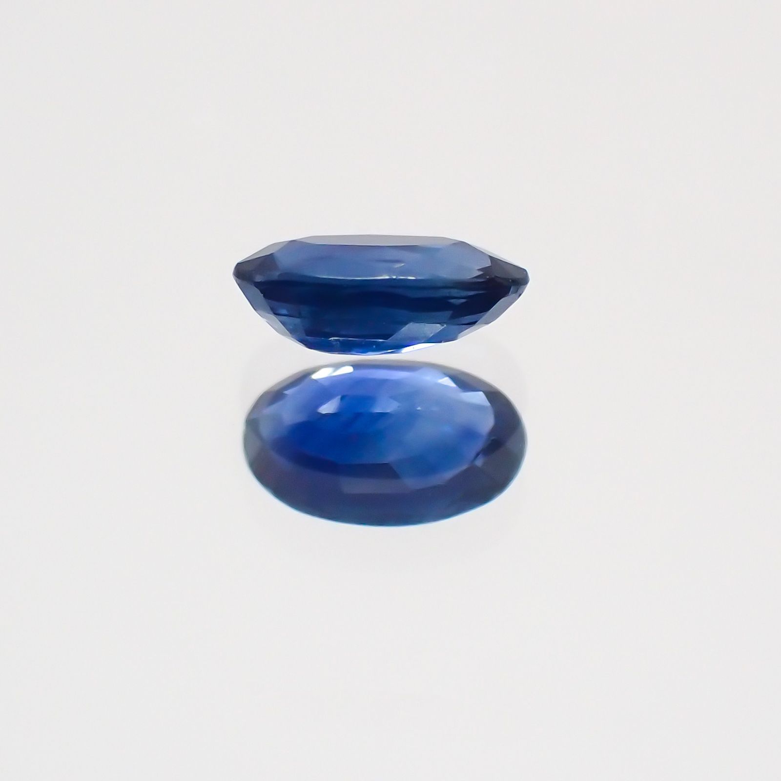 サファイア(宝石名サファイア) マダガスカル/スリランカ産 0.30ct 識別済[21028708]5.1×3.1mm前後