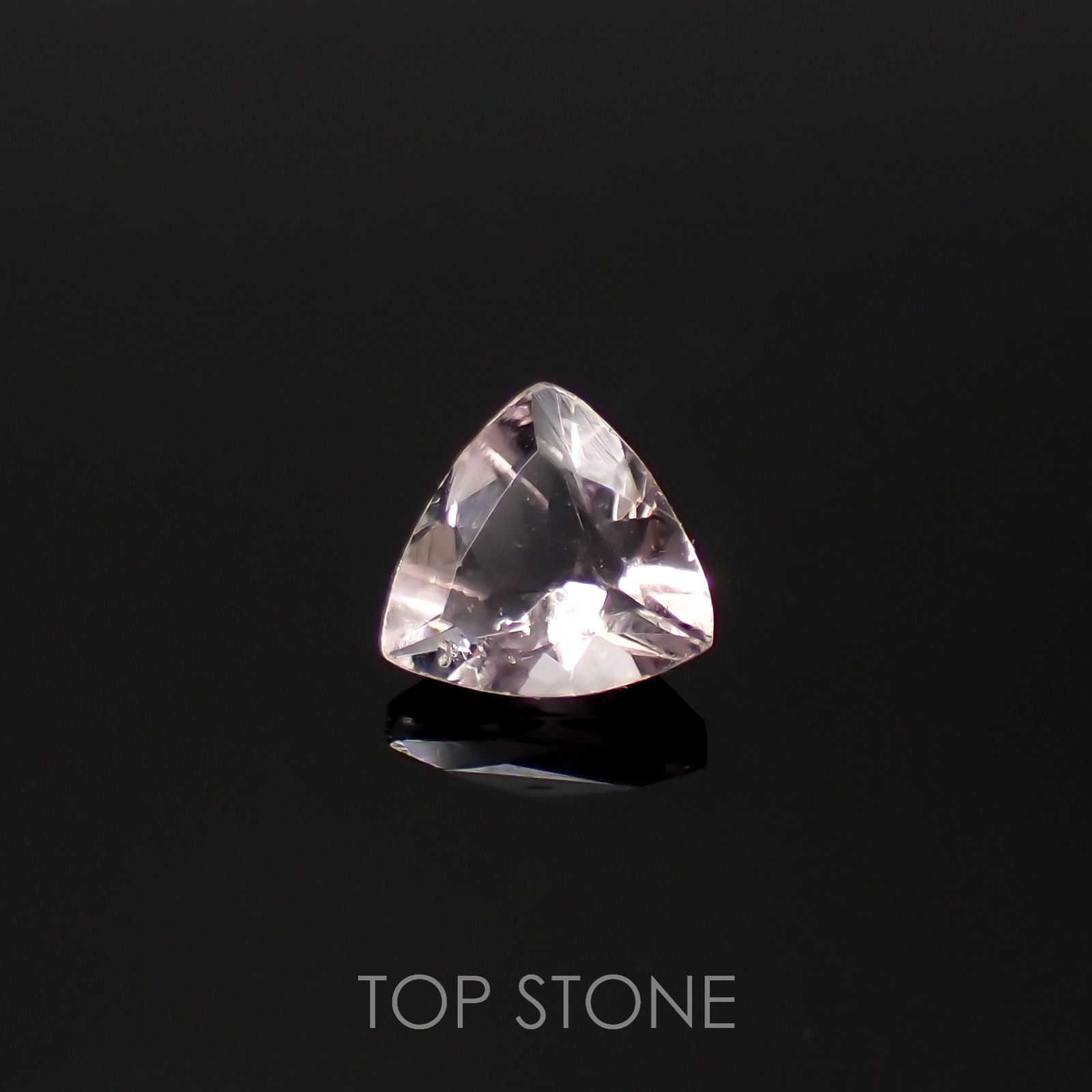フローライト フルオレッセンス イギリス・ロジャリー鉱山産 0.62ct[220716929]5.7x5.6mm前後