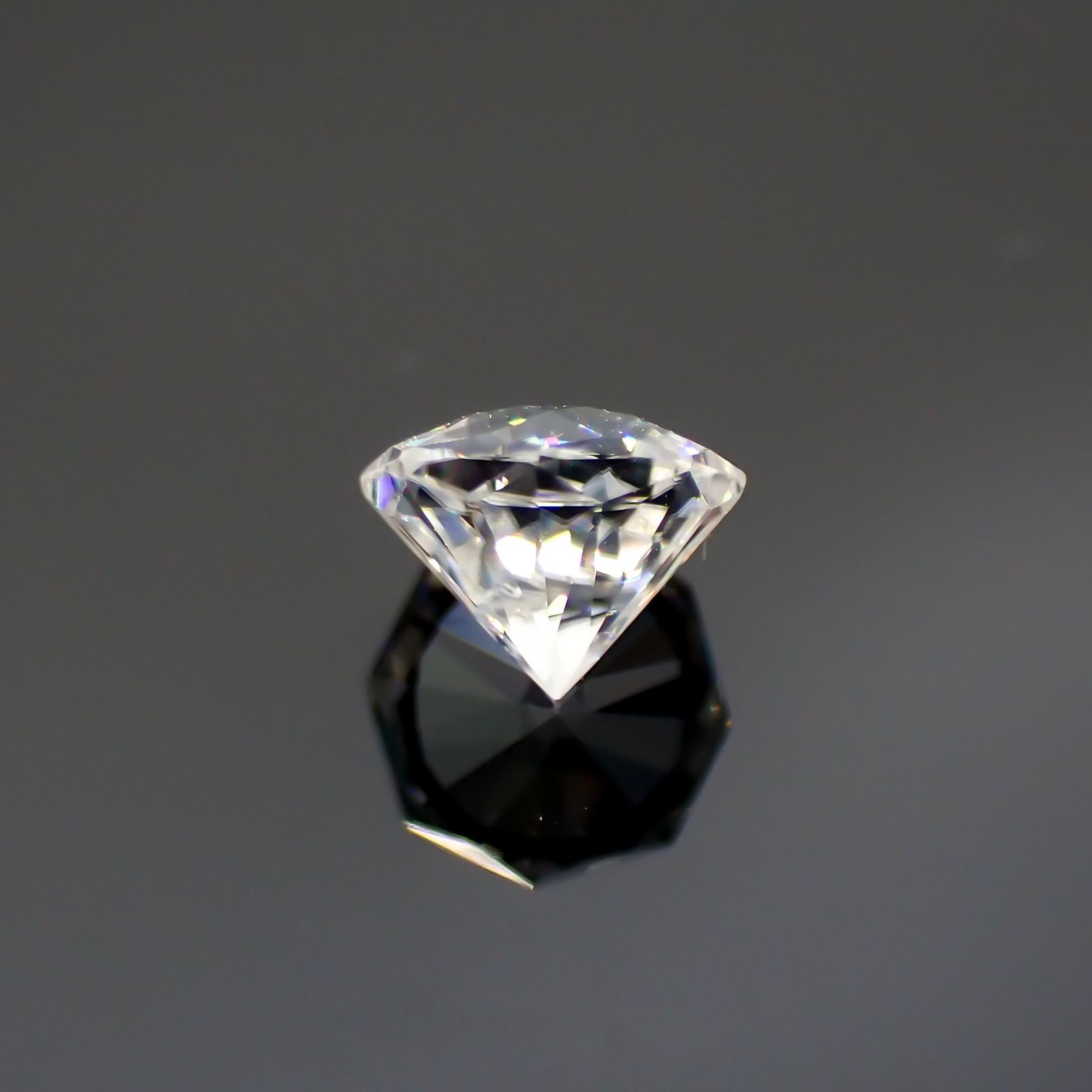 ◇オクタゴンカット◇カラーレスジルコン(宝石名ホワイト・ジルコン)スリランカ/カンボジア産 0.85ct 識別済[220114281]4.9x4.9mm前後