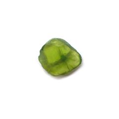 デマントイドガーネット 原石スライス(宝石名デマントイド・ガーネット) 0.67ct 識別済[210410506]6.3×7.3mm前後