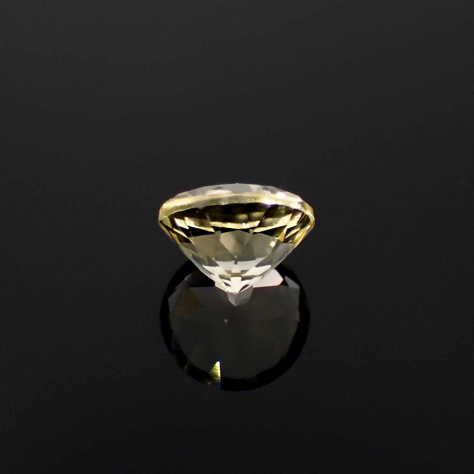 イエロースキャポライト フルオレッセンス(宝石名スキャポライト)タンザニア産 1.11ct 識別済[230722658]6.9x6.9mm前後