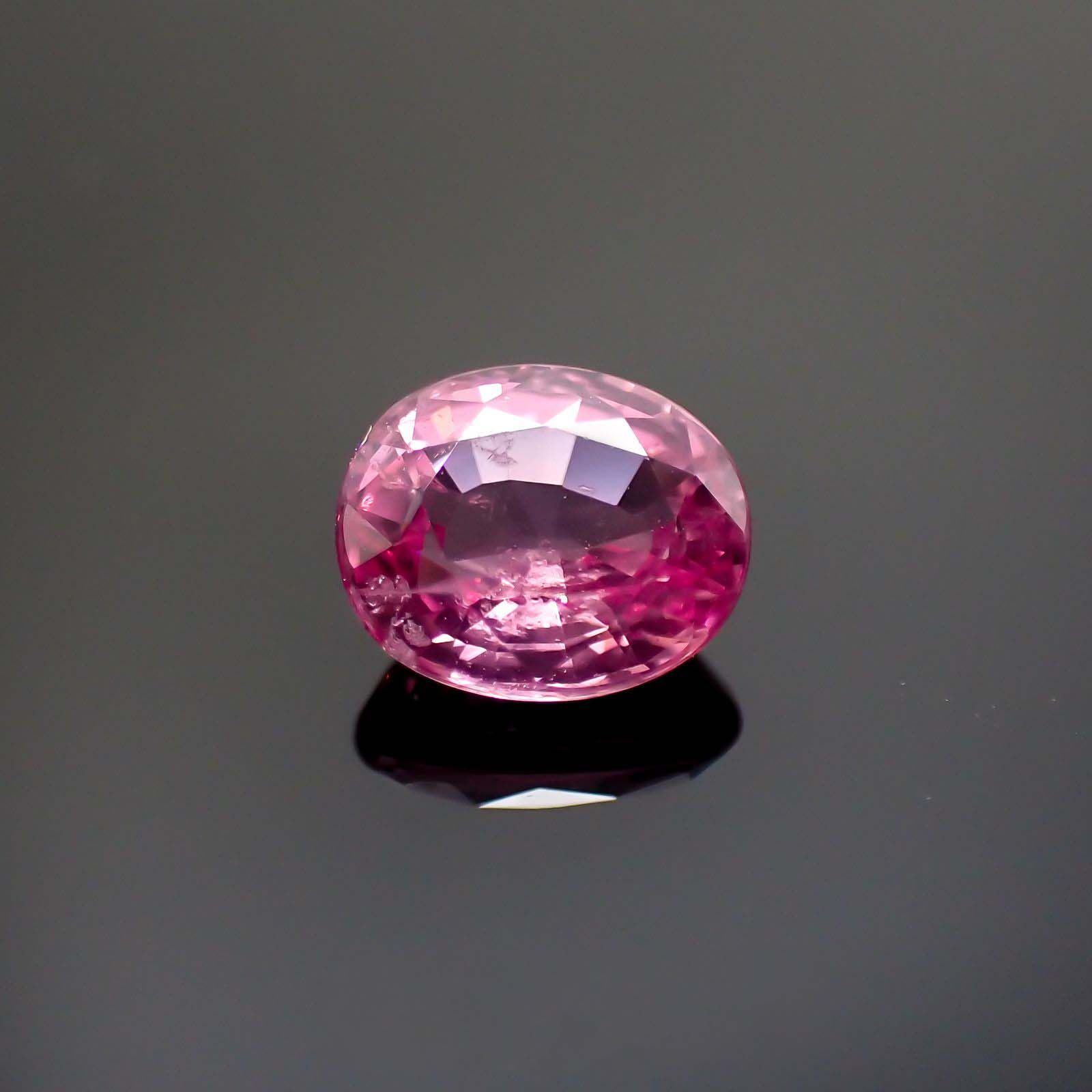 ピンクスピネル(宝石名ピンク・スピネル)タンザニア産 1.214ct ソ付(彩珠)[230722572]6.9x5.8mm前後