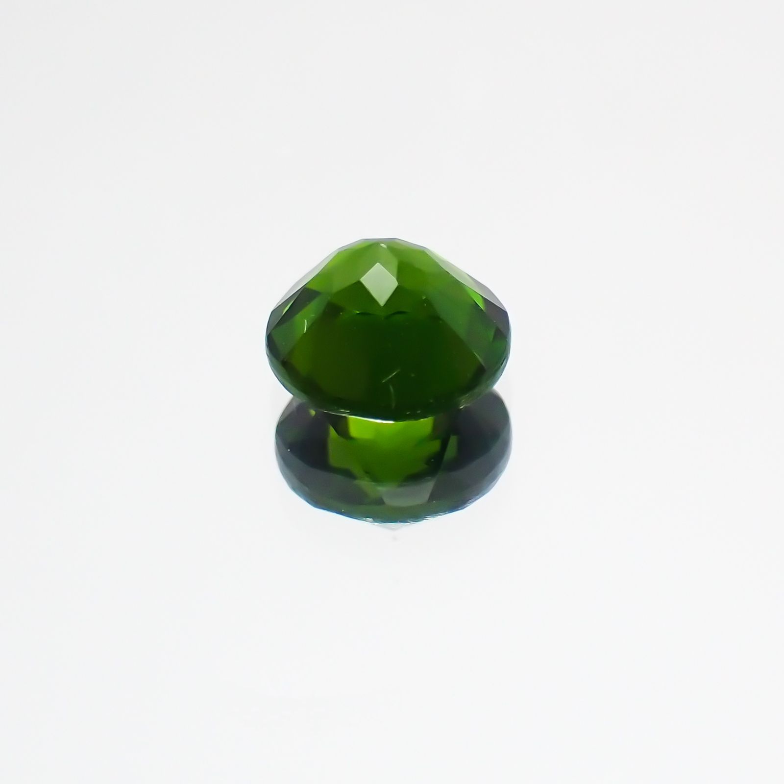 クロムダイオプサイド(宝石名クロム・ダイオプサイド)ロシア産 0.56ct 識別済[231124290]5.1x5.1mm前後