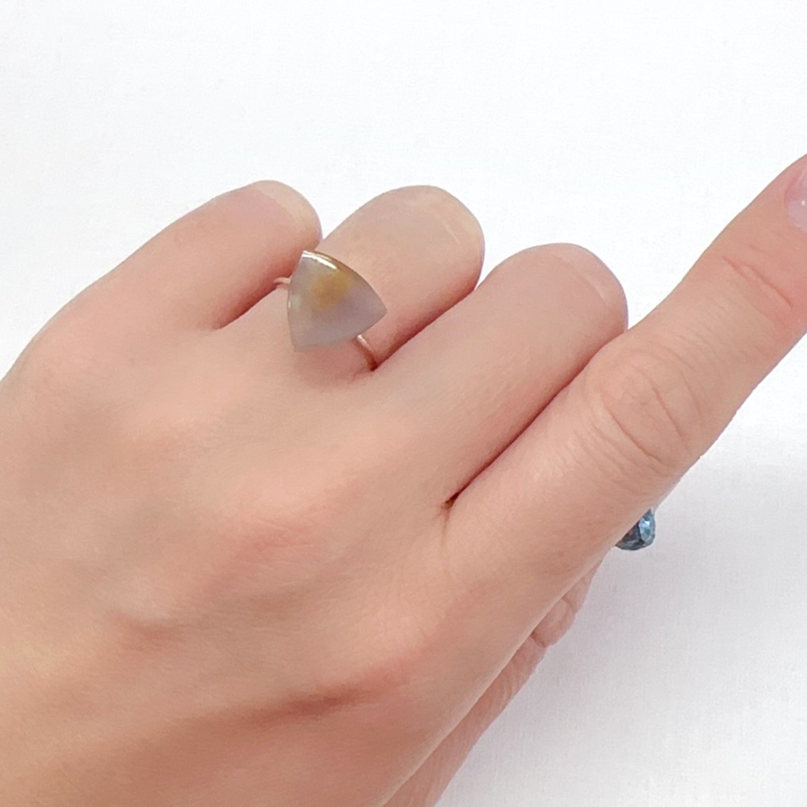 ユニークアゲート ブラジル産 5.13ct[240427210]11.7x11.7mm前後