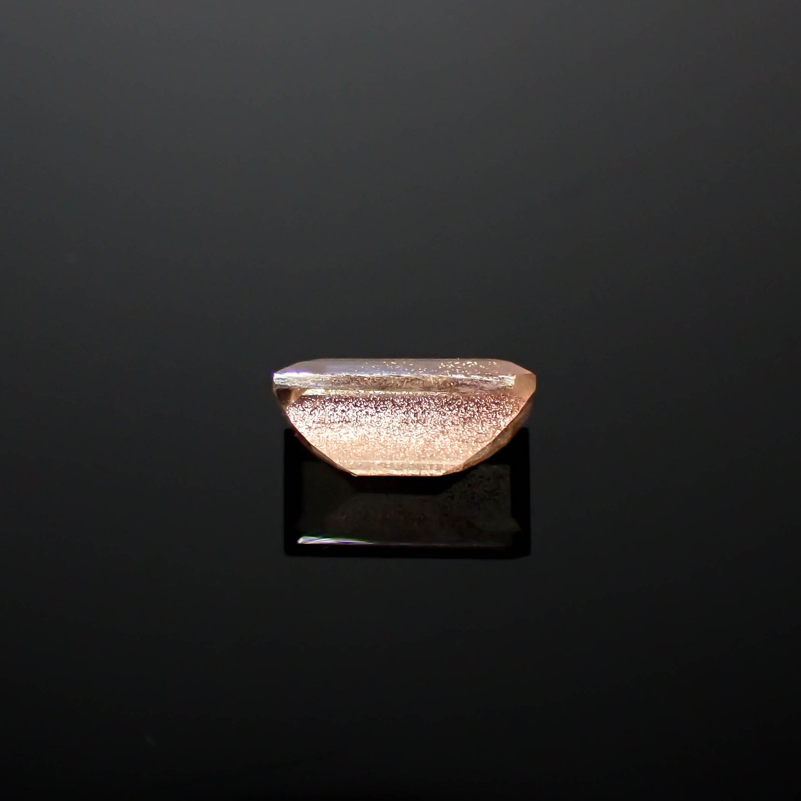 オレゴンサンストーン アメリカ・オレゴン州産 1.39ct[240627873]8.8x4.8mm前後