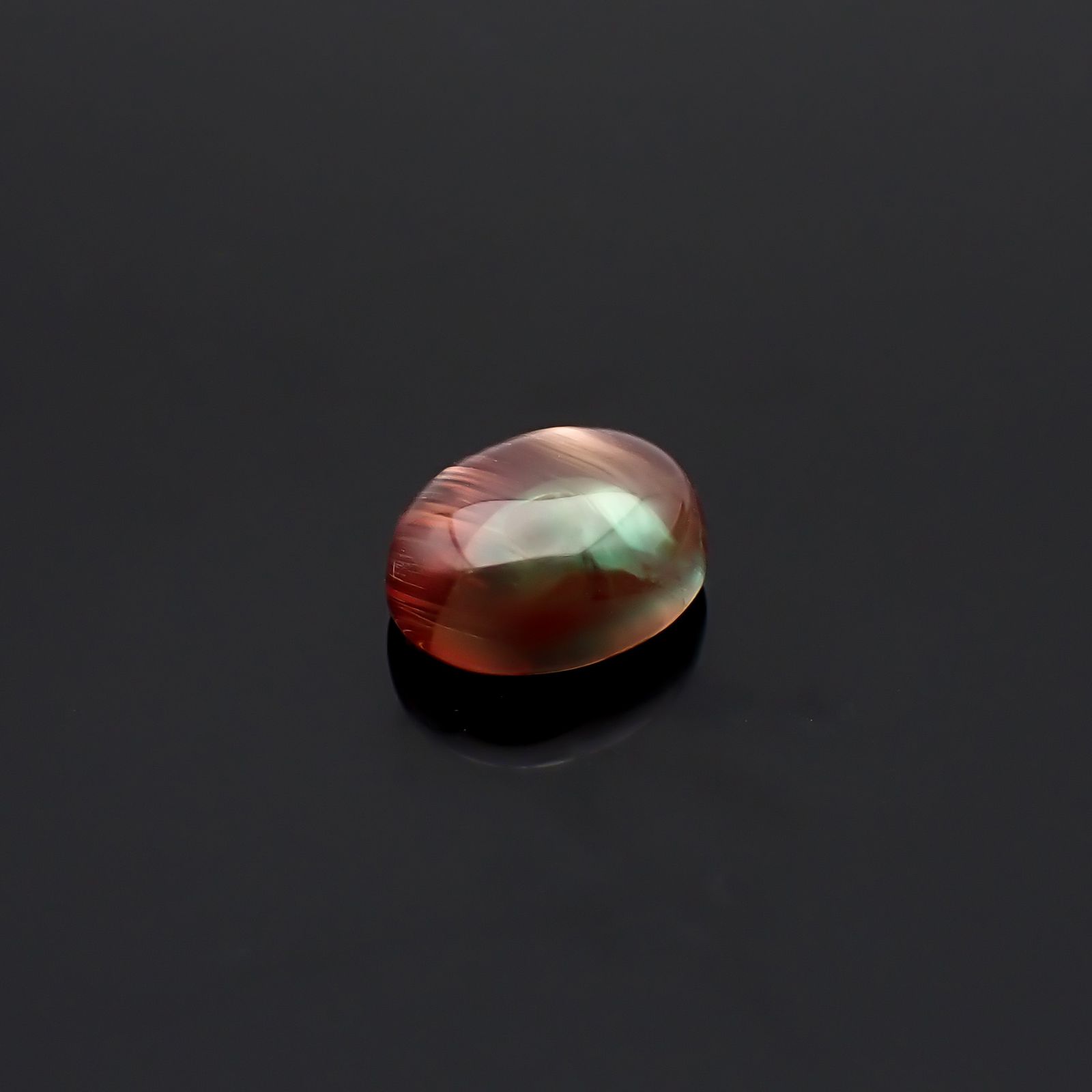 バイカラーアンデシン チベット産 3.24ct / 10.1x8.1mm前後 [260732570]