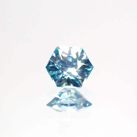 ◇ヘキサゴンカット◇ブルージルコン(宝石名ジルコン)カンボジア産 0.73ct 識別済[220113994]4.8x4.8mm前後