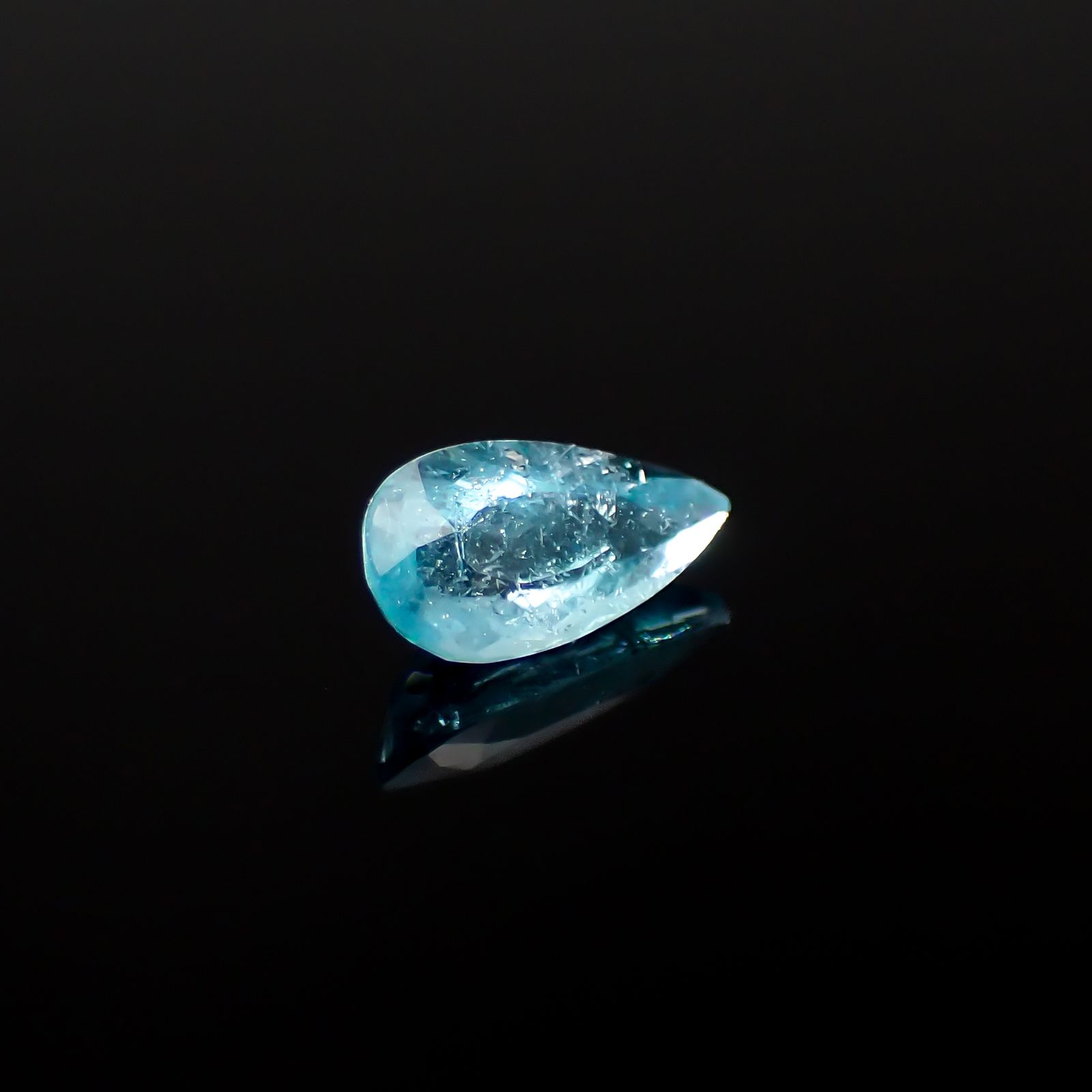 パライバトルマリン ブラジル・パライバ州バターリャ鉱山産 0.35ct[240928755]6.9x3.7mm前後