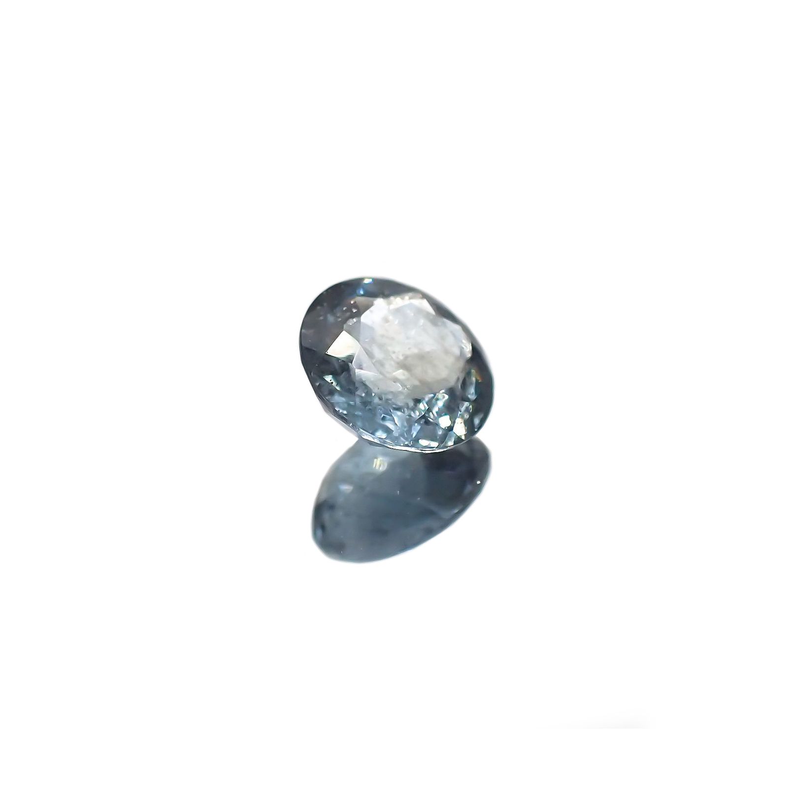 サンタマリアアクアマリン(宝石名アクアマリン) ブラジル産 0.619ct ソ付(彩珠)[210711899]5.8×5.8mm前後