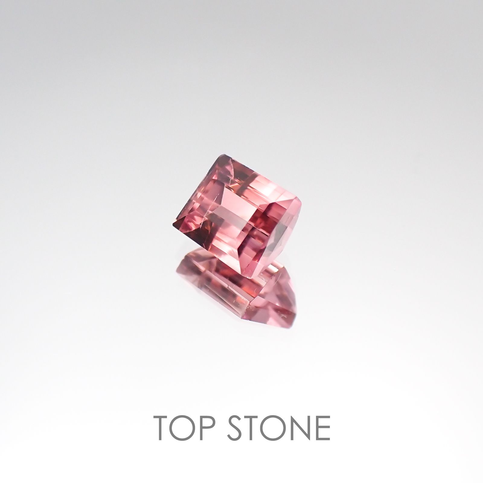パーティカラートルマリン(宝石名パーティカラード・トルマリン) ブラジル産 1.210ct ソ付(彩珠)[20117509]6×5.1mm前後