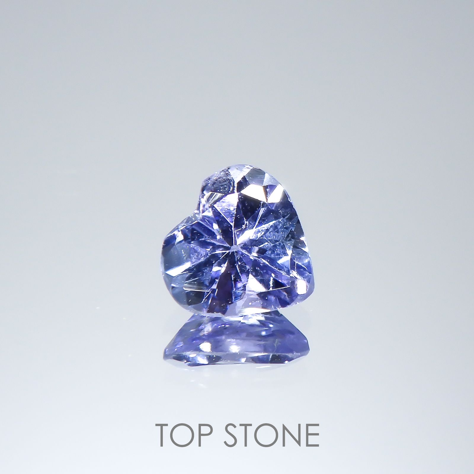 タンザナイト(宝石名タンザナイト)タンザニア産 0.41ct 識別済[220516047]4.8x5mm前後