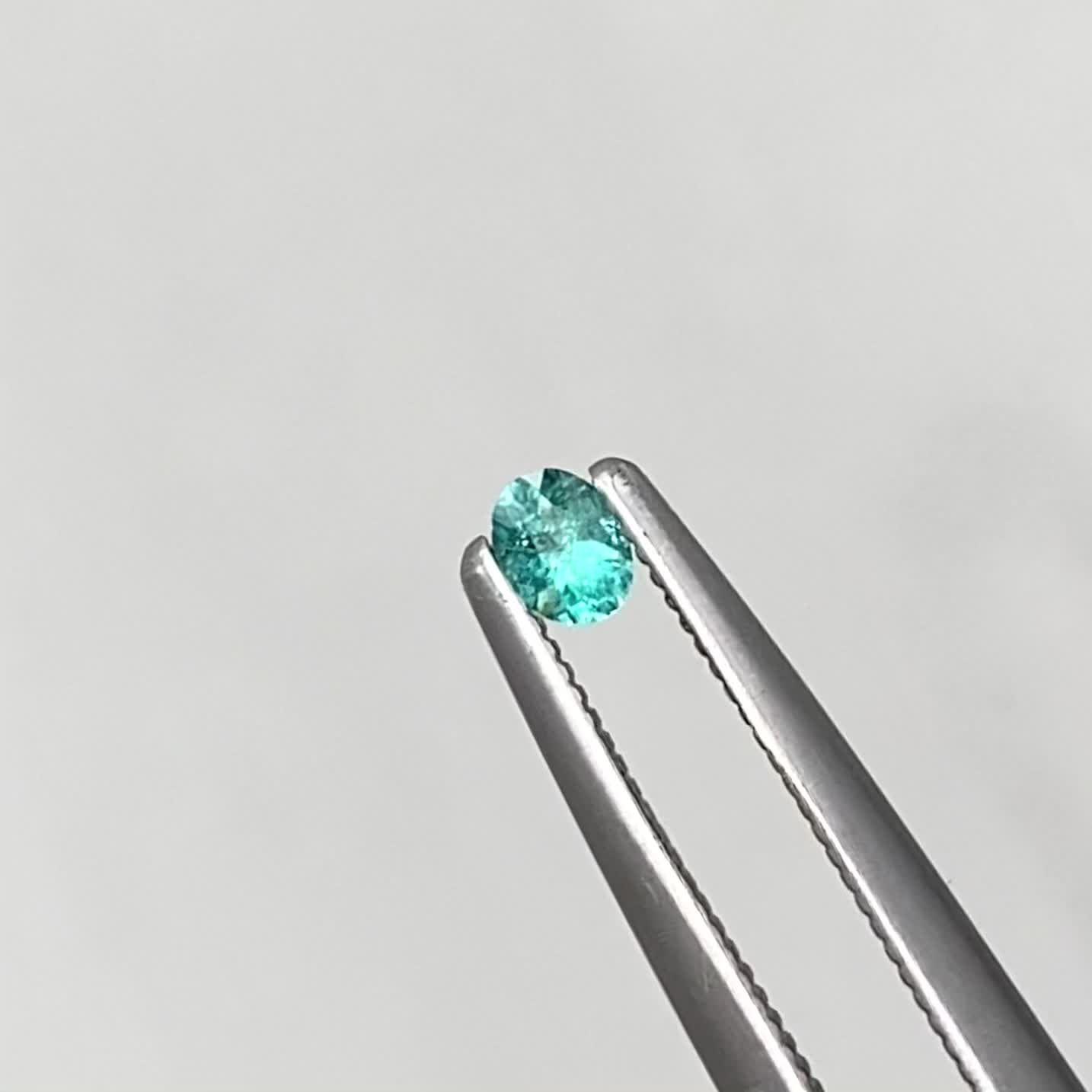 パライバトルマリン ブラジル・ムルング鉱山産 0.071ct / 3x2.3mm前後