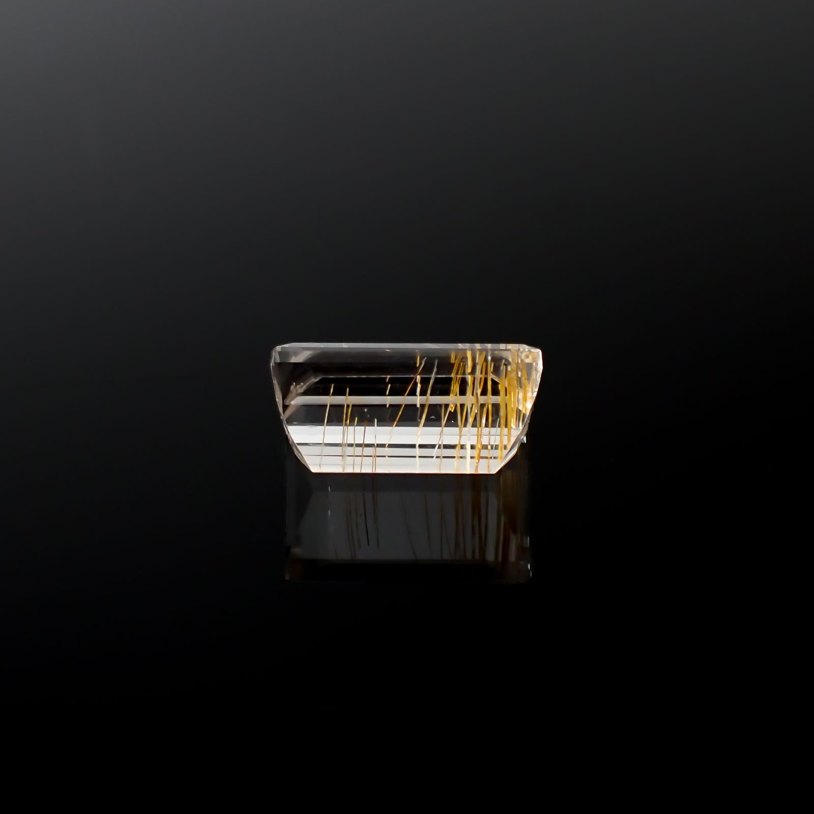 ニードルイントパーズ(チューブイントパーズ) ブラジル・ミナスジェライス州産 13.95ct[240225890]15.8x10.5mm前後