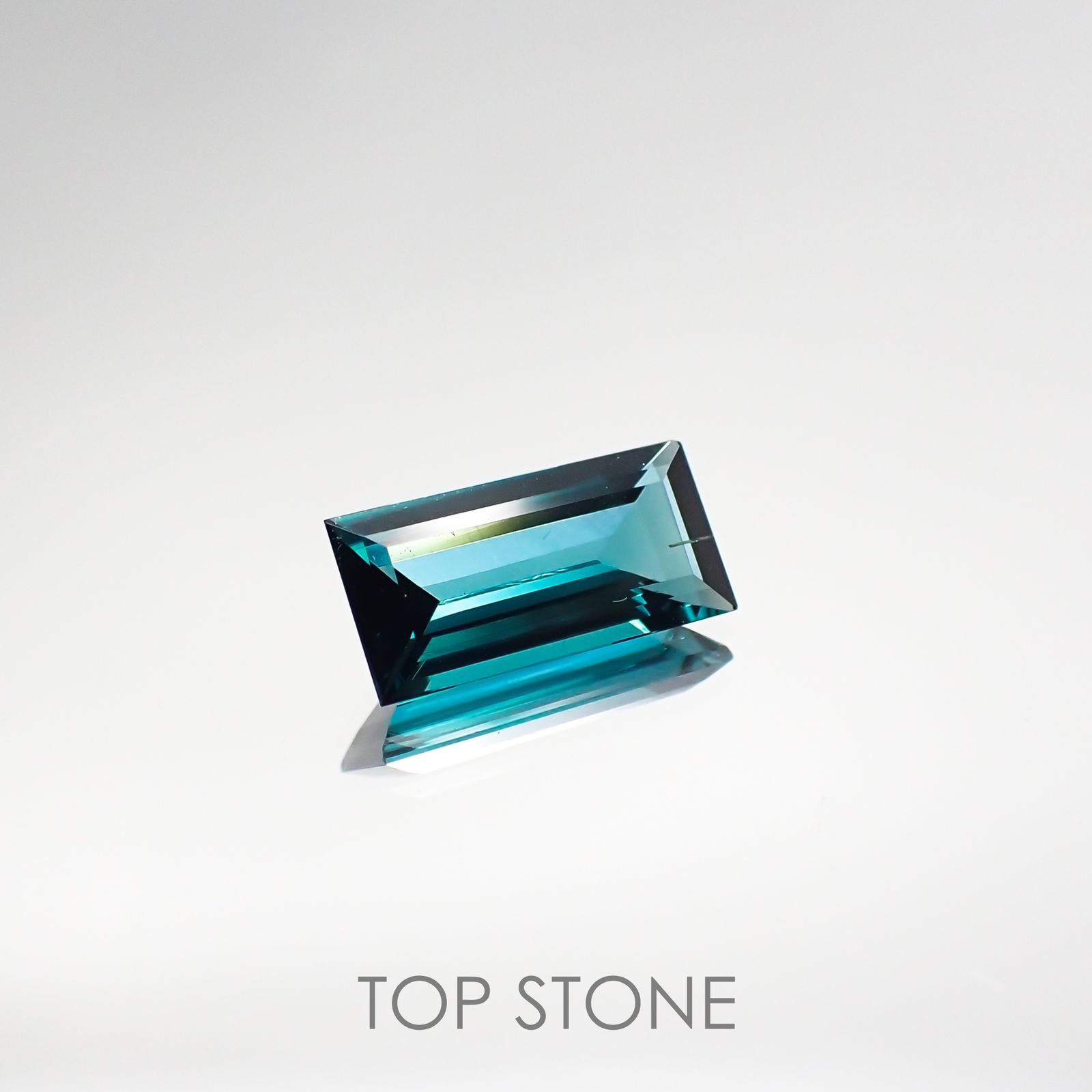 ブルートルマリン(宝石名ブルー・トルマリン) ブラジル産 1.246ct ソ付(彩珠)[210711635]9.8×4.8mm前後