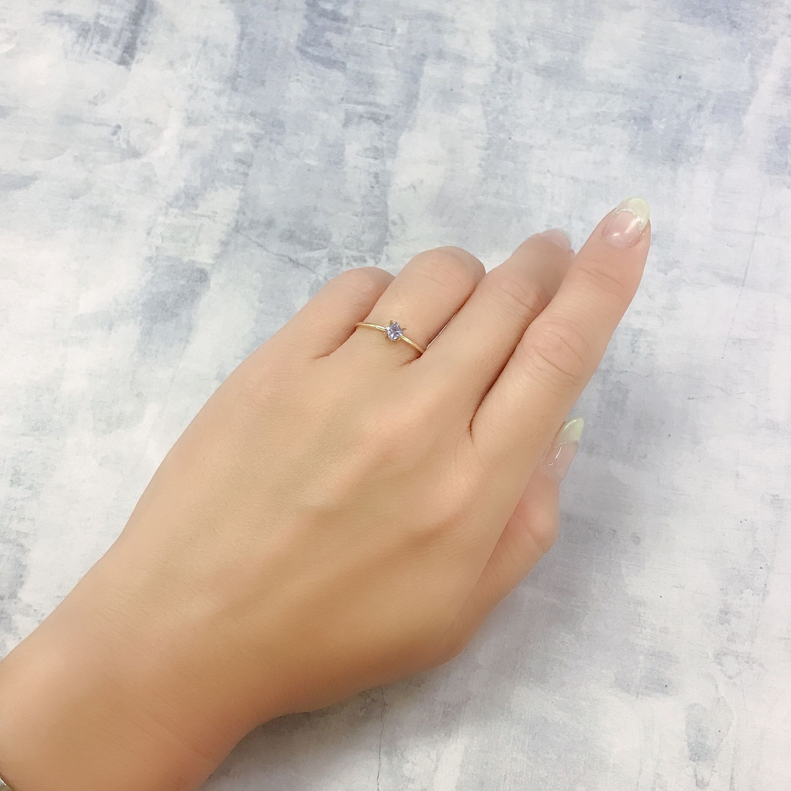 ◇プリンセスカット◇ラベンダーサファイア(宝石名サファイア)東アフリカ産 0.22ct 識別済[250817371]3.3x3.2mm前後
