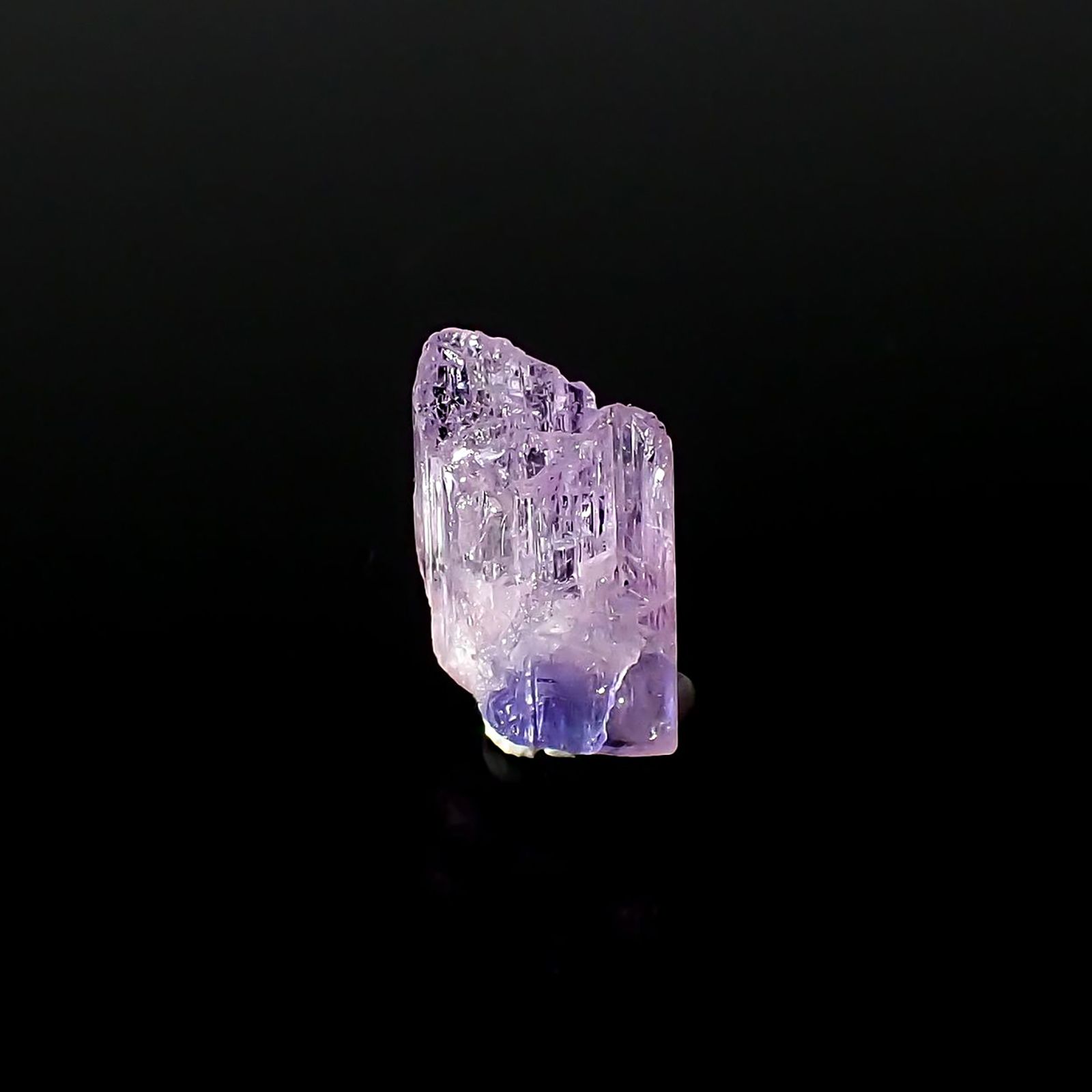 バイカラータンザナイト 原石 タンザニア産 2.88ct / 9.7x7.7mm前後 [260424984]