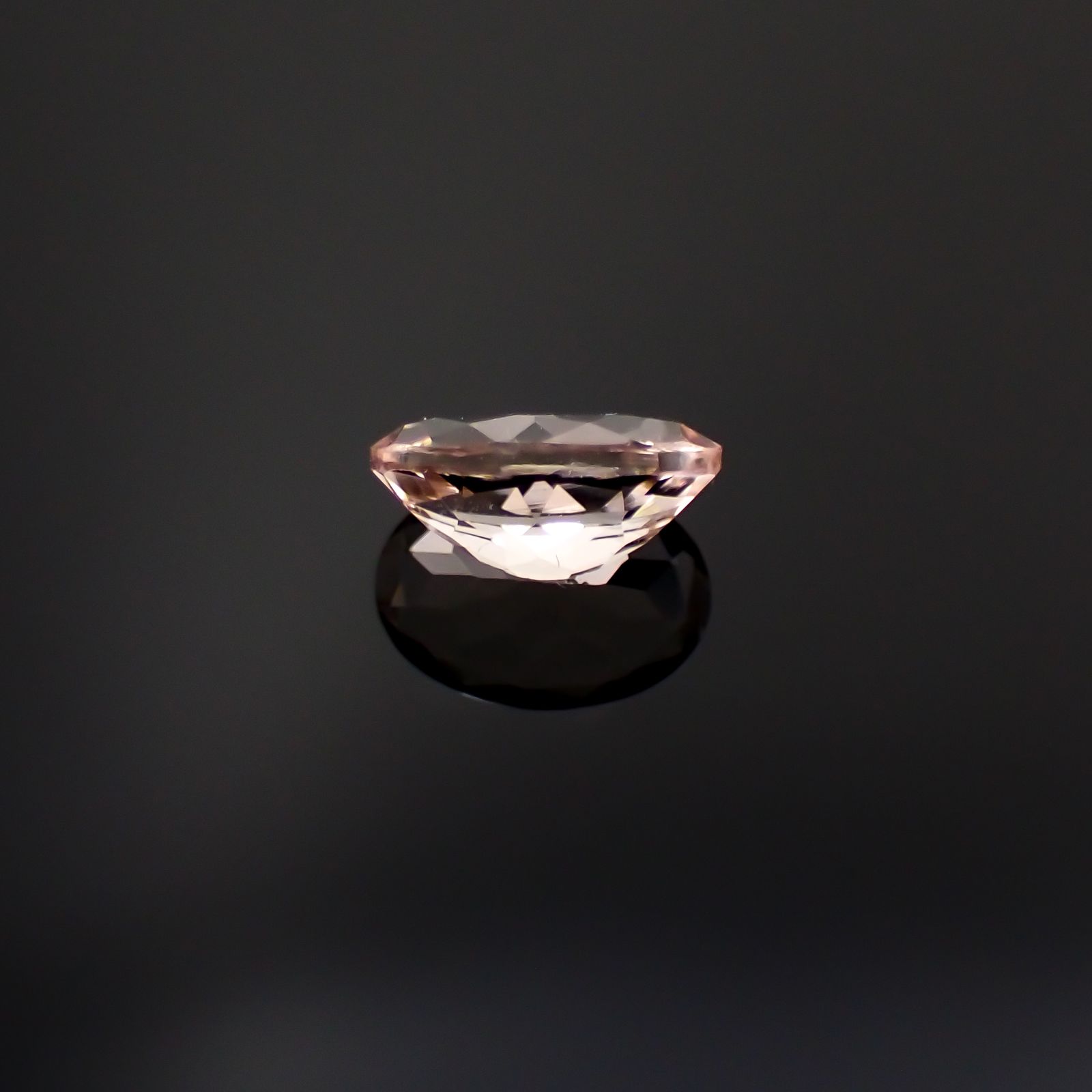 モルガナイト(宝石名モルガナイト)ナイジェリア産 0.68ct 識別済