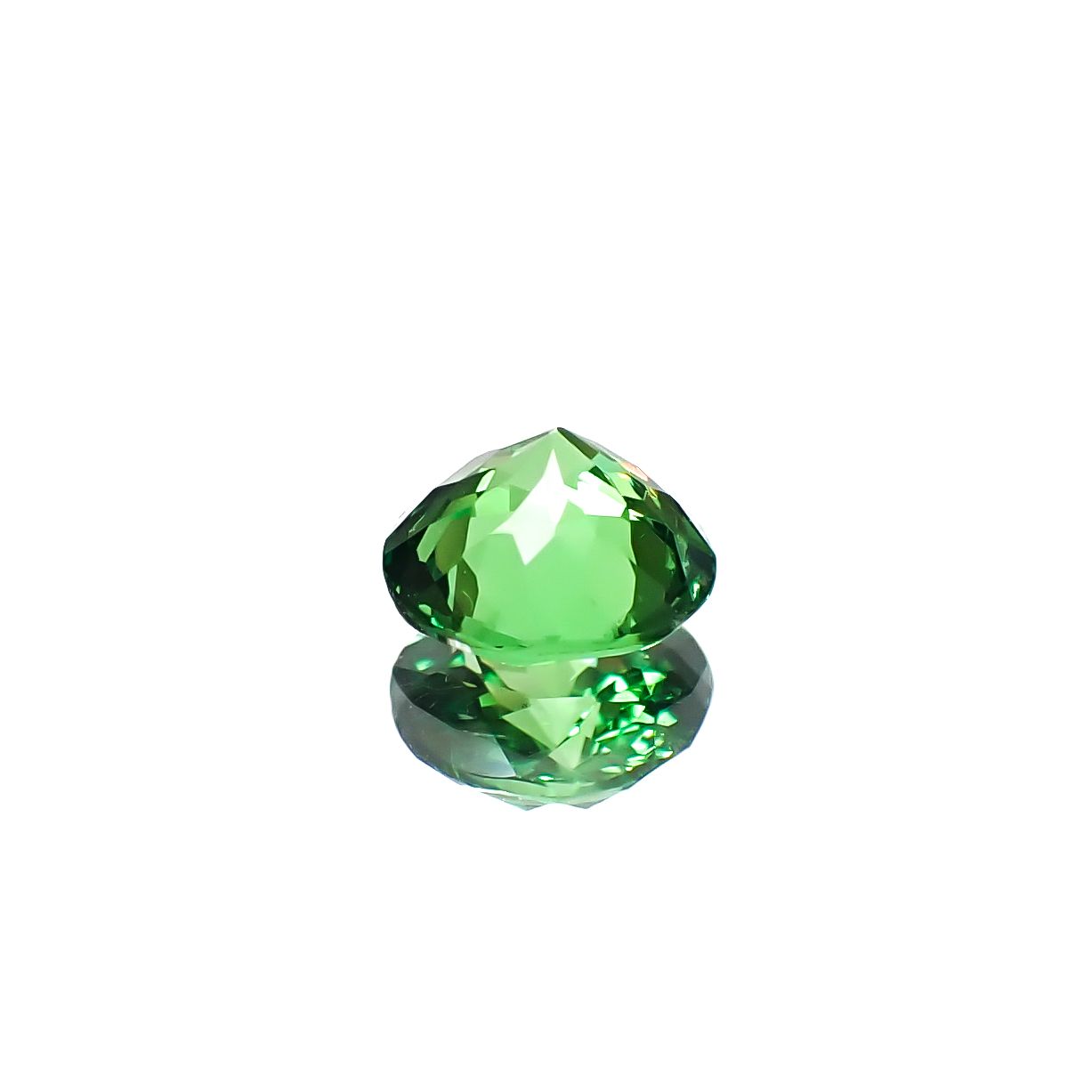 ツァボライト タンザニア産 0.52ct [241229411]5x5mm前後