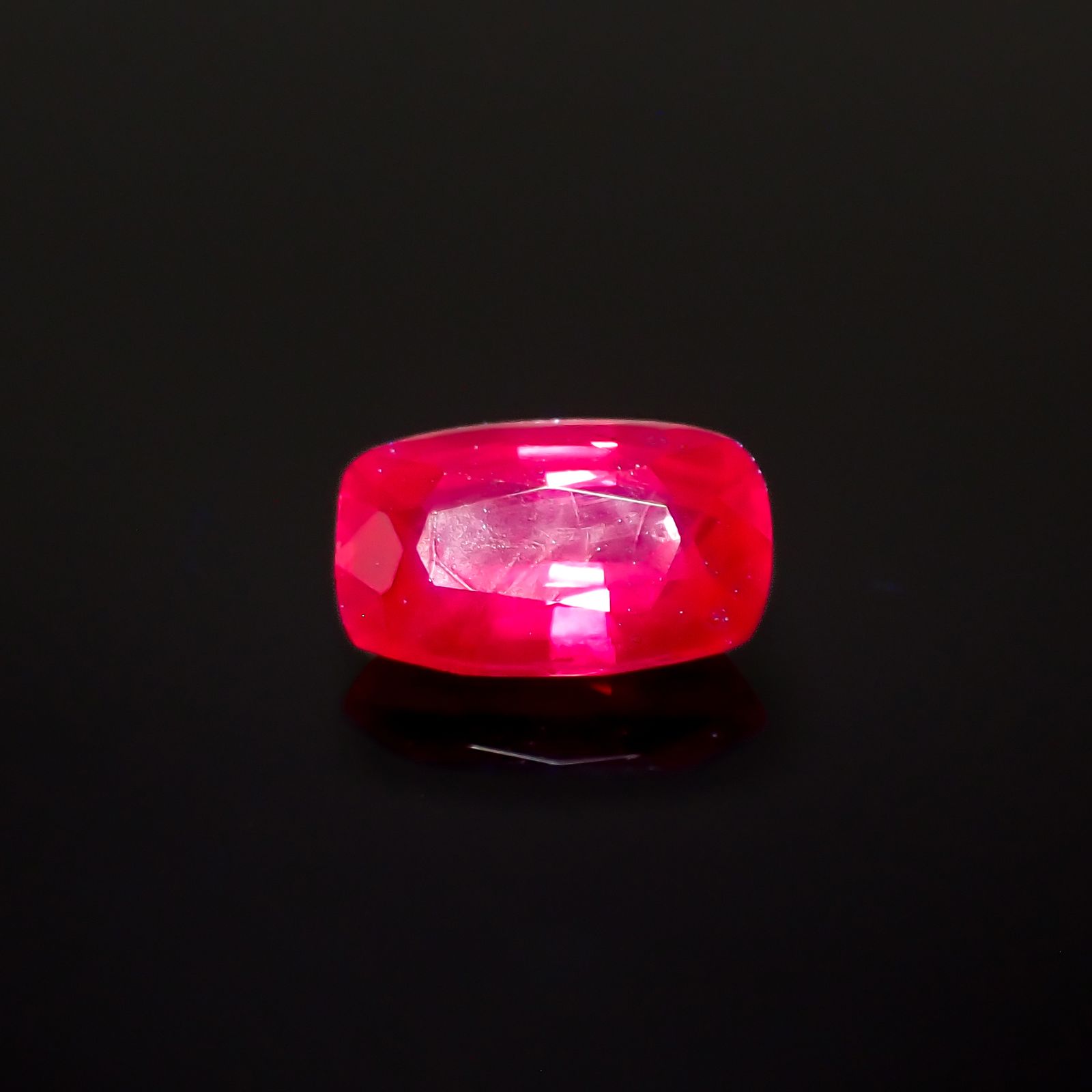ルビー 非加熱 マダガスカル産 0.33ct[230622340]5.1x3.1mm前後