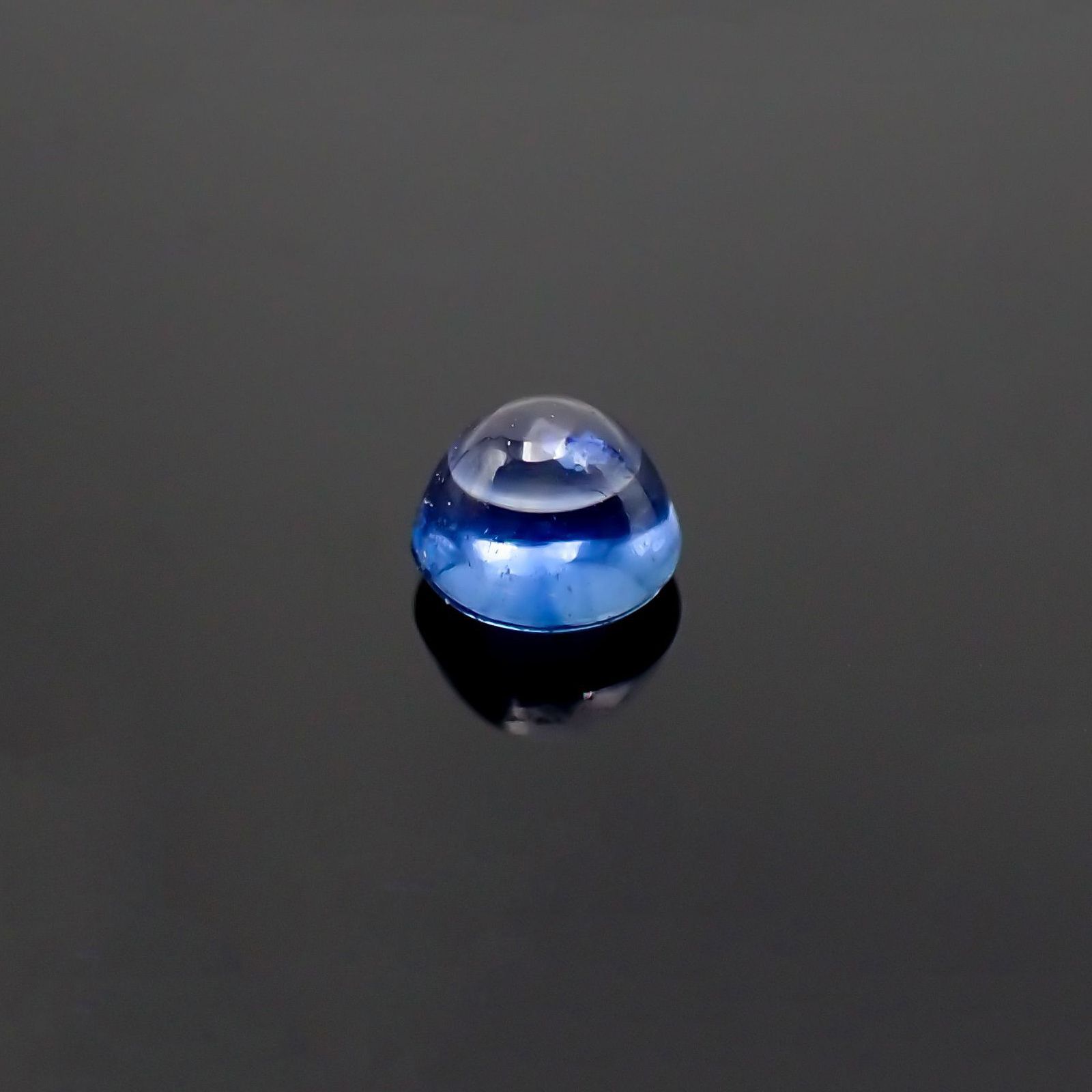 サファイア(宝石名ブルー・サファイア)スリランカ/マダガスカル産 0.67ct 識別済[220918147]4.5x4.5mm前後