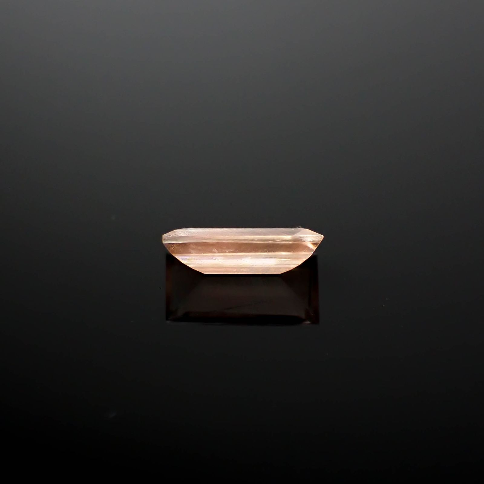 オレゴンサンストーン アメリカ・オレゴン州産 1.04ct[240627870]9.5x4.8mm前後